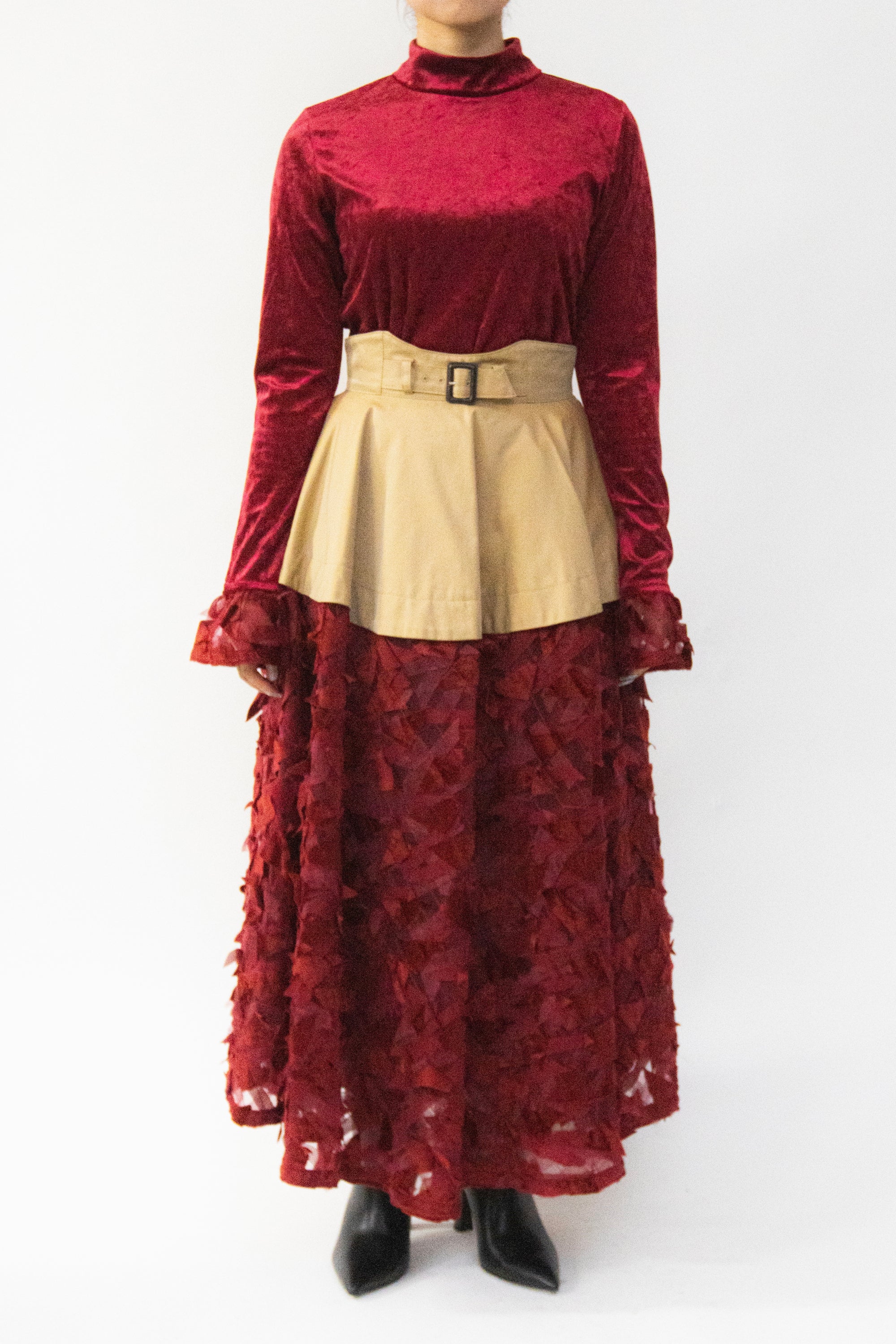 MURRAL Petals carpet embroidered skirt (Red)