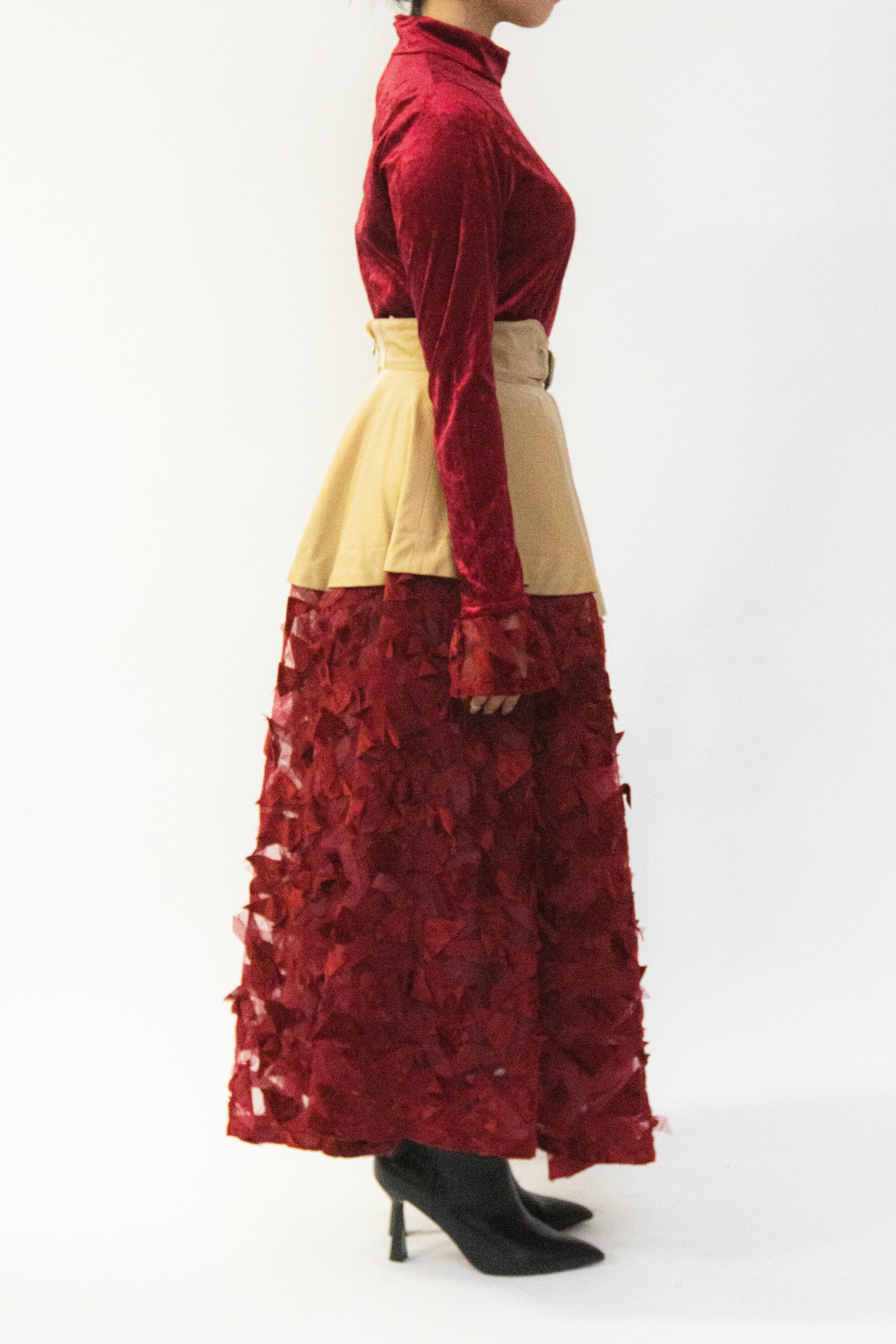 MURRAL Petals carpet embroidered skirt (Red)