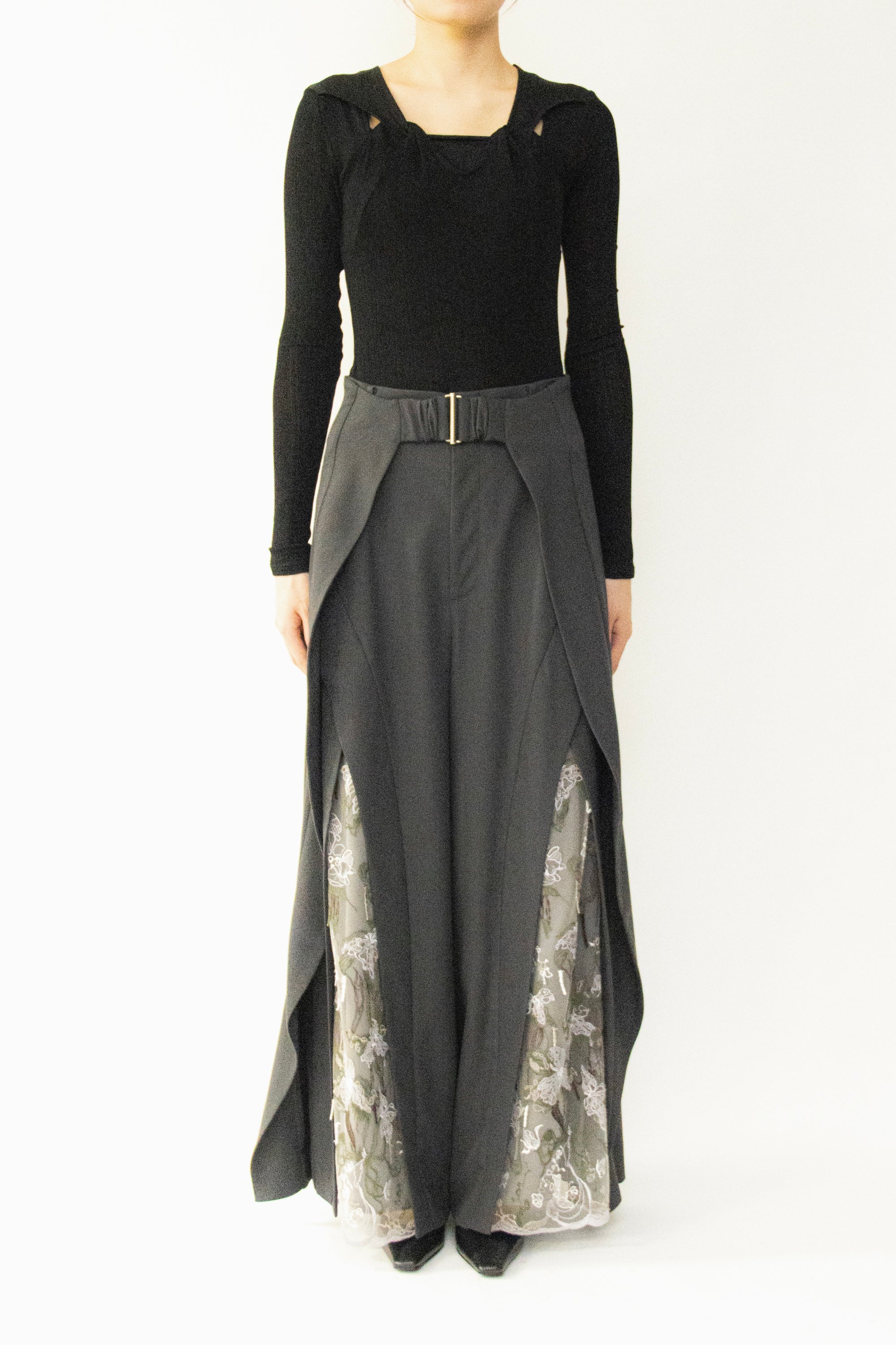 MURRAL Tears flower lace slacks (Gray)