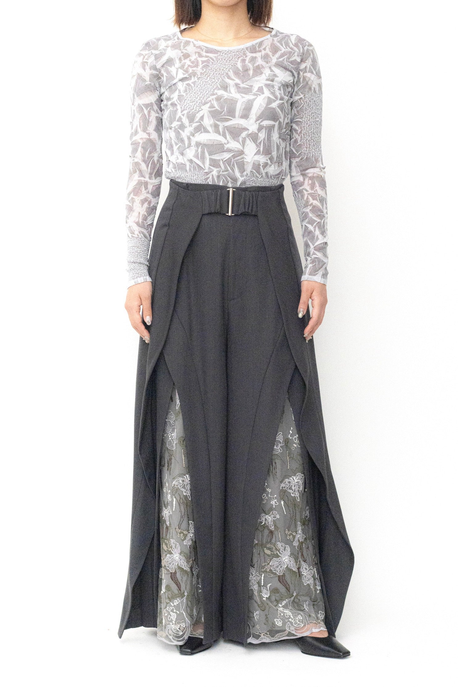 MURRAL Tears flower lace slacks (Gray)