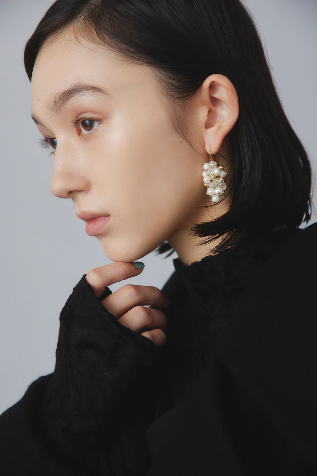 "Letter" pierced earring (Gold)