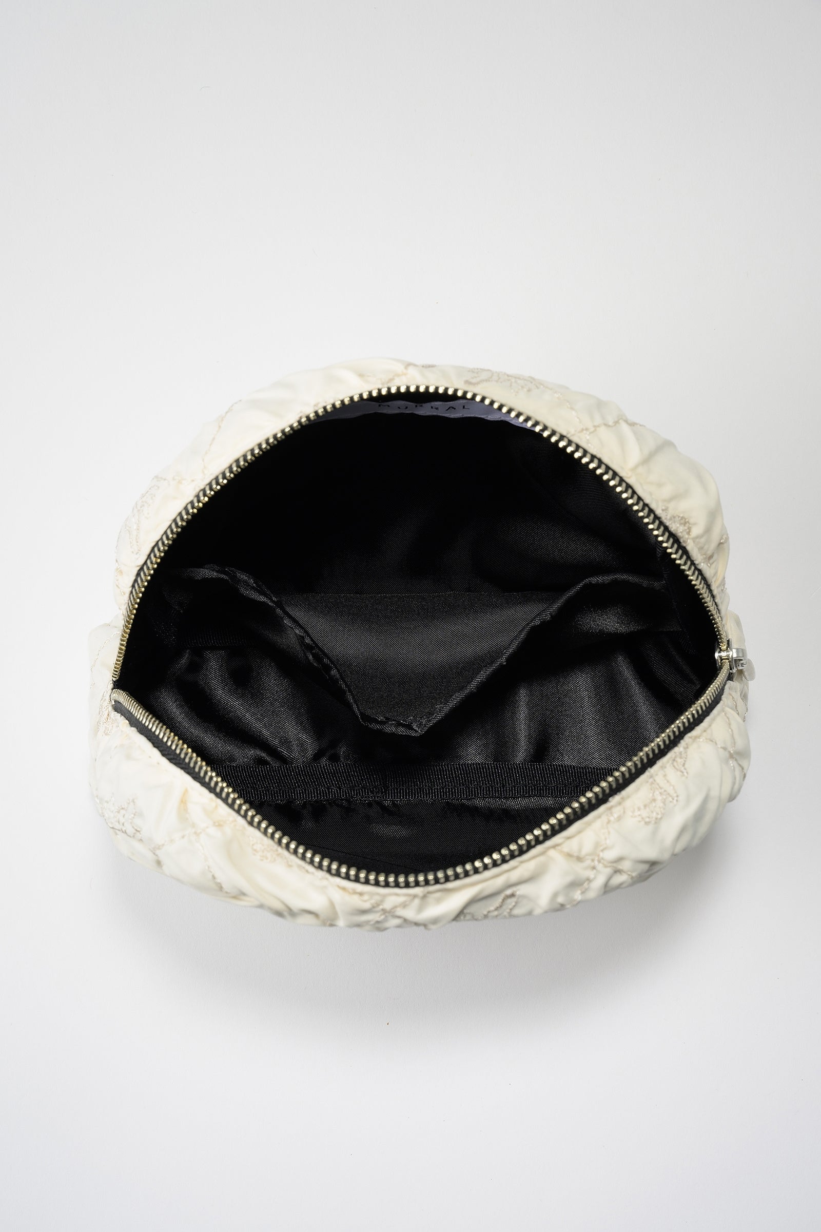 Dahlia shrinking embroidery pouch (Ivory)