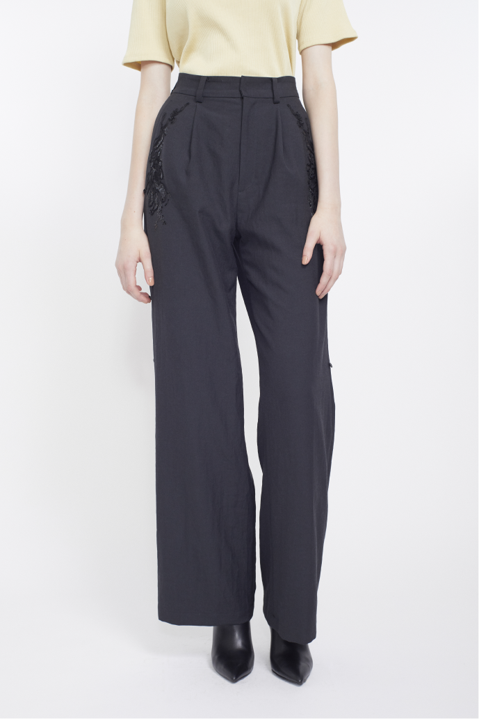 Veil embroidered layered slacks (Black)