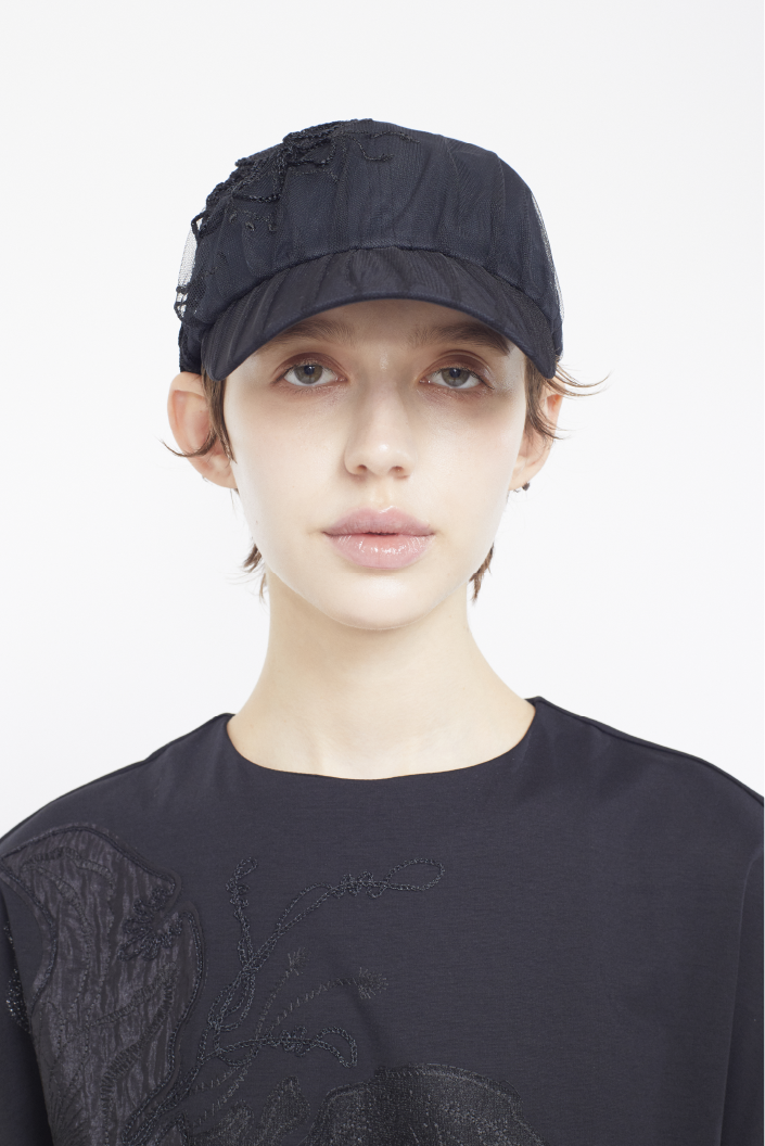 Nerine embroidered tulle cap (Black)