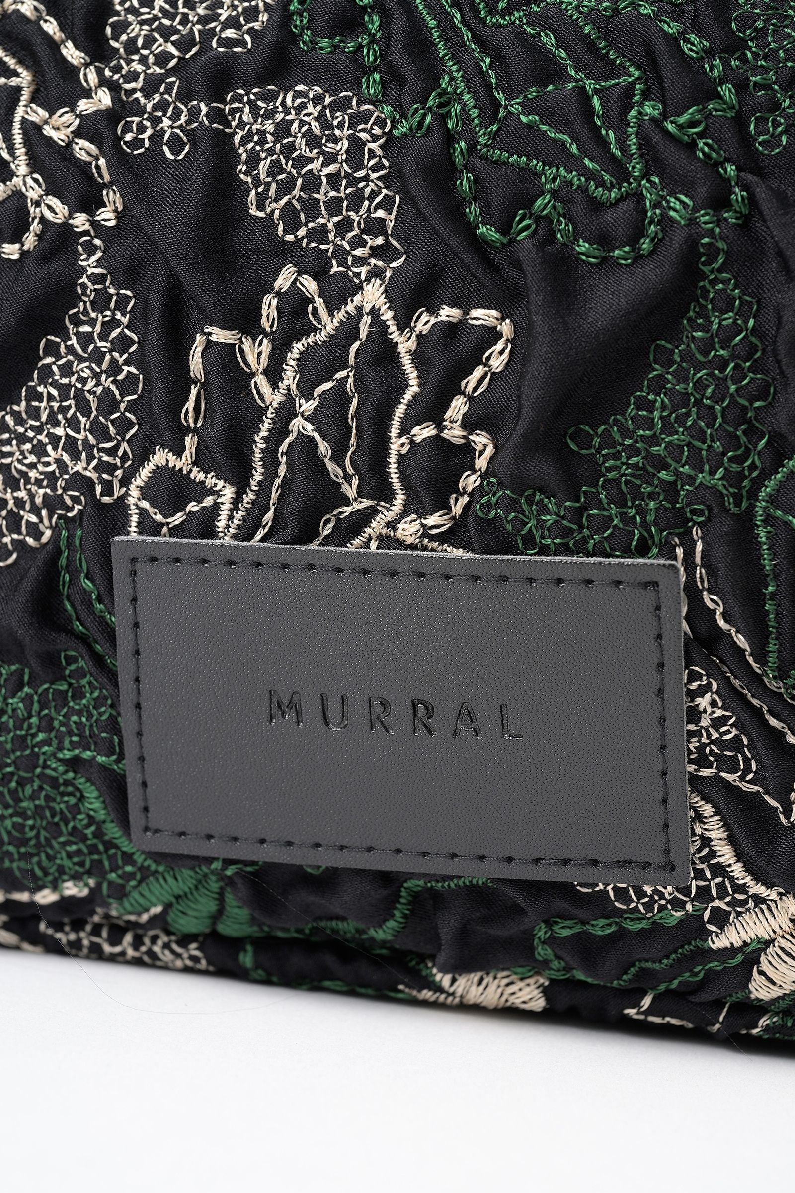 Quartz embroidery pouch (Black)