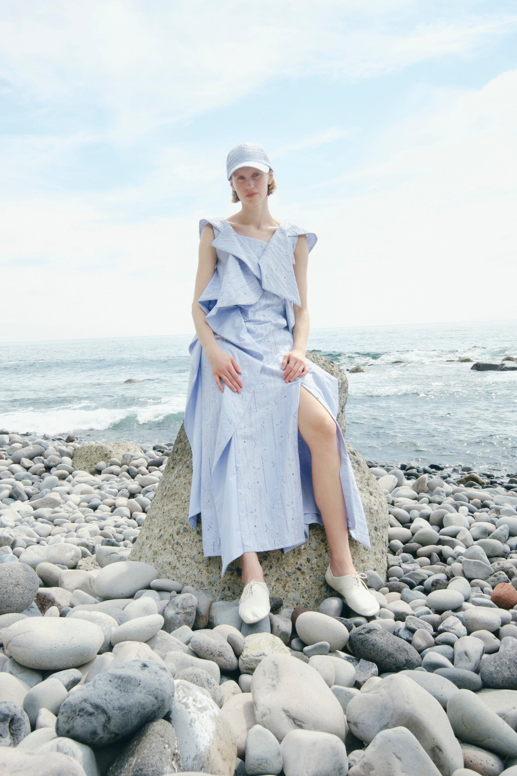Swaying stripe embroidered dress (Blue)