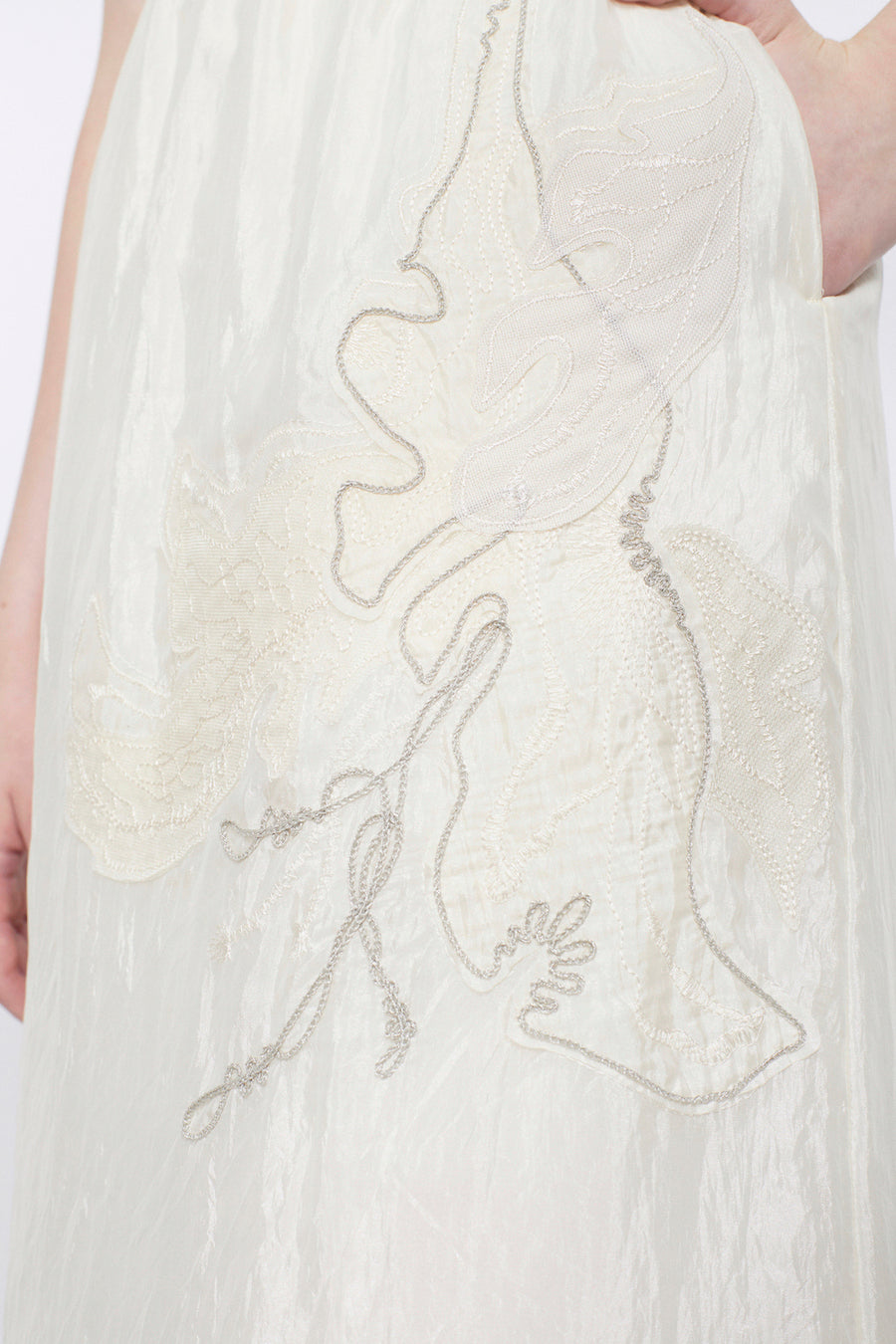 Flutter patchwork embroidered skirt (White)
