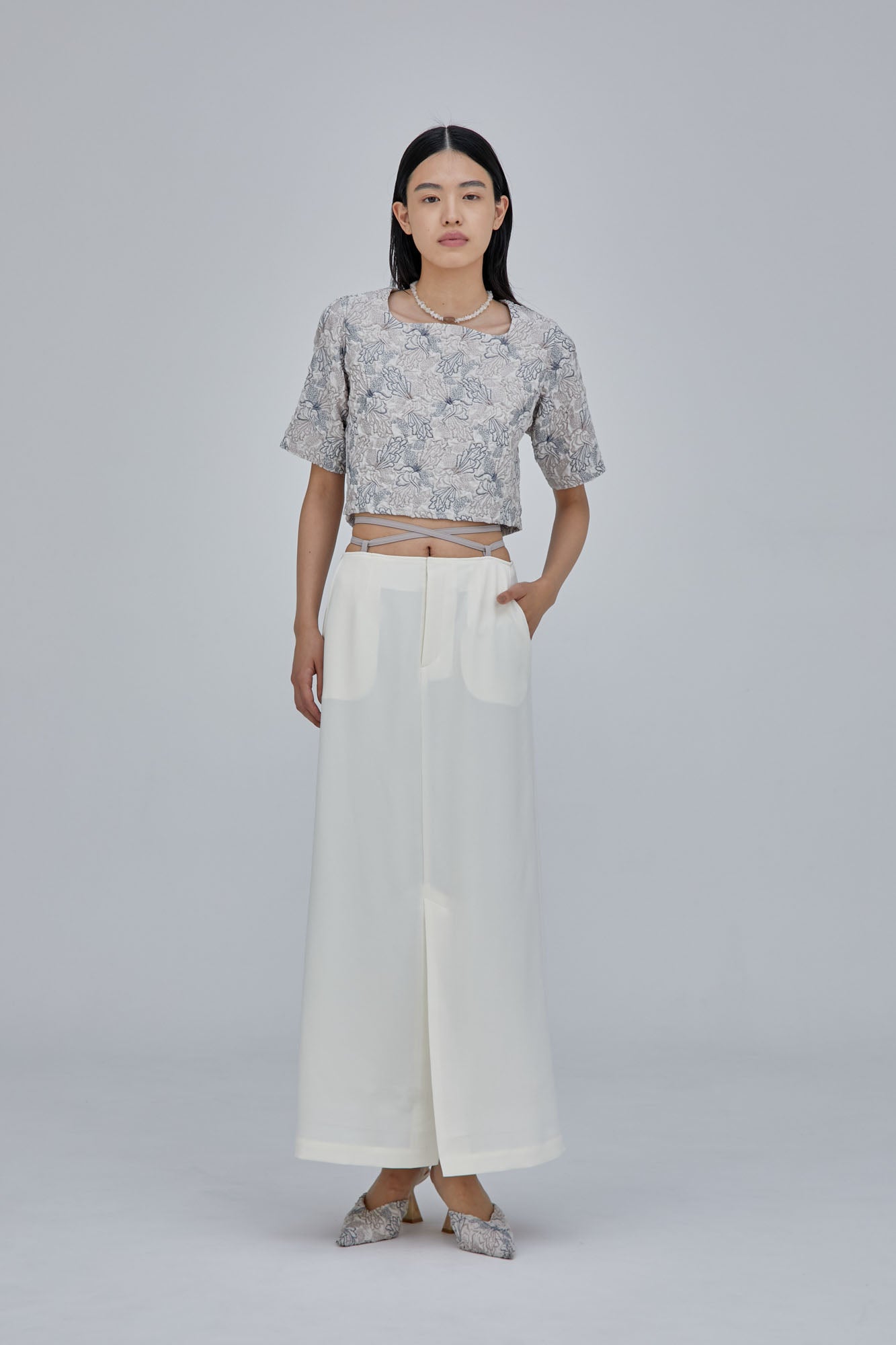 String slit skirt (White)