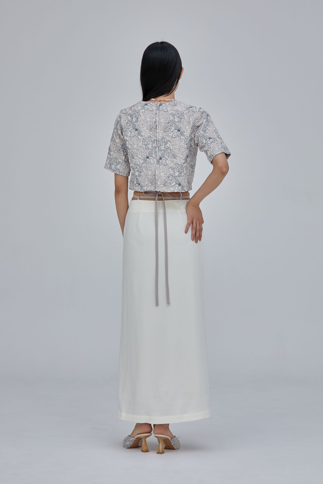 String slit skirt (White)