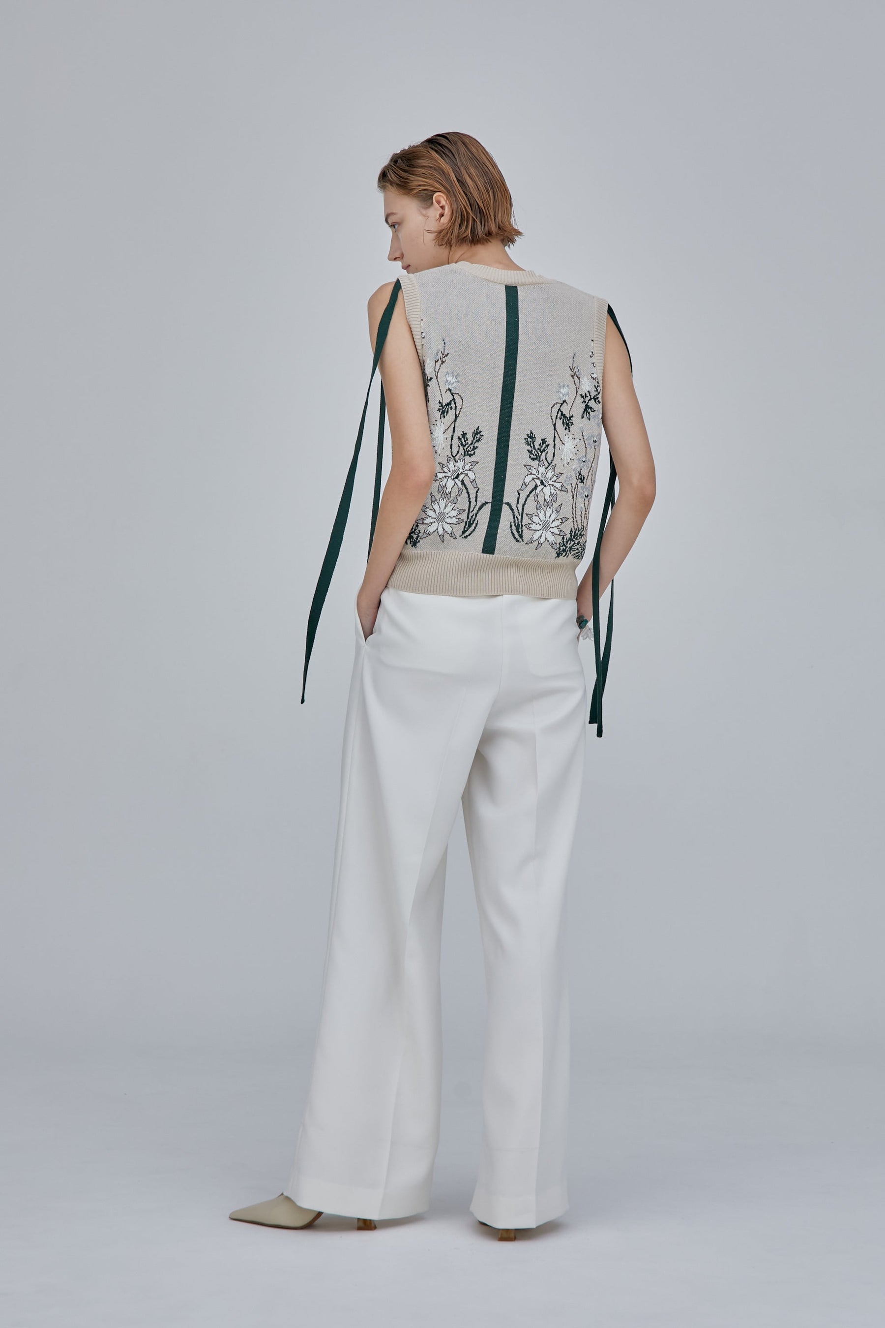 plain wide slacks (White)