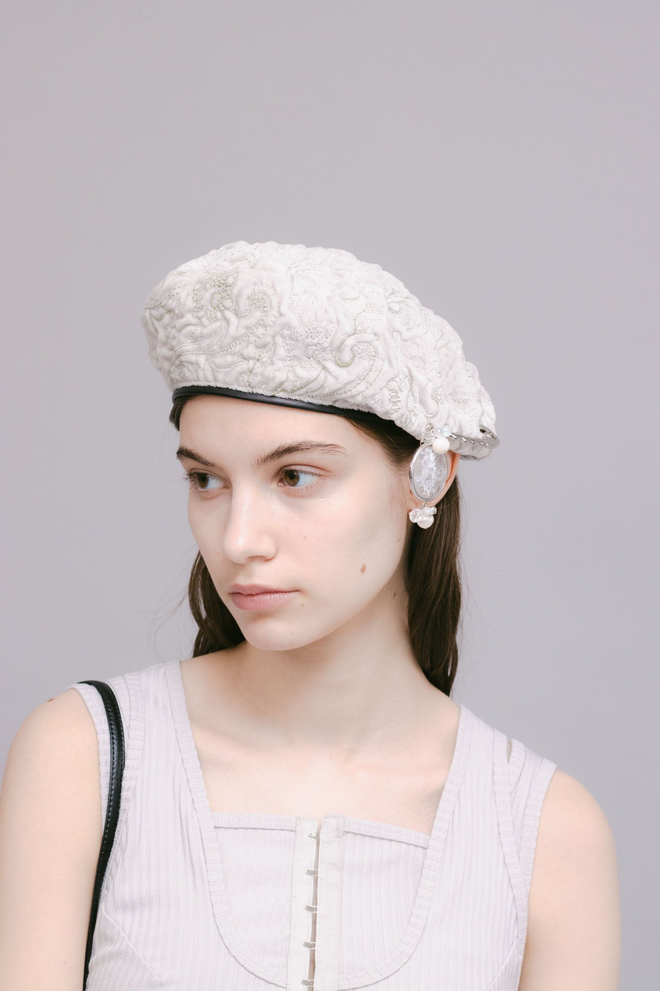 Ice flower embroidery beret (Ivory)