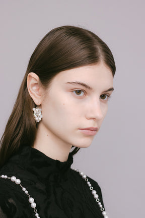 "Letter" pierced earring (Silver)
