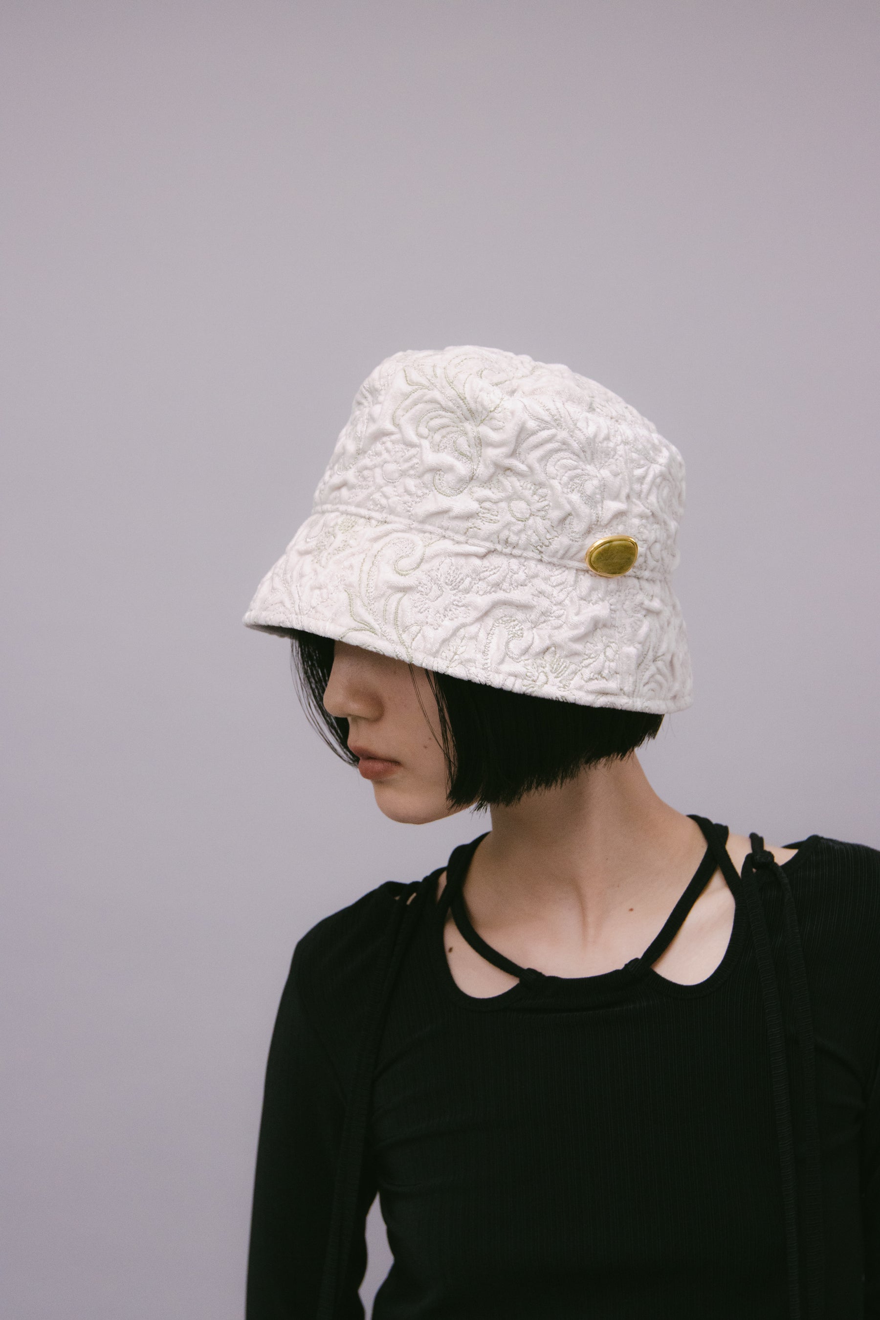 Ice flower embroidery hat (Ivory)