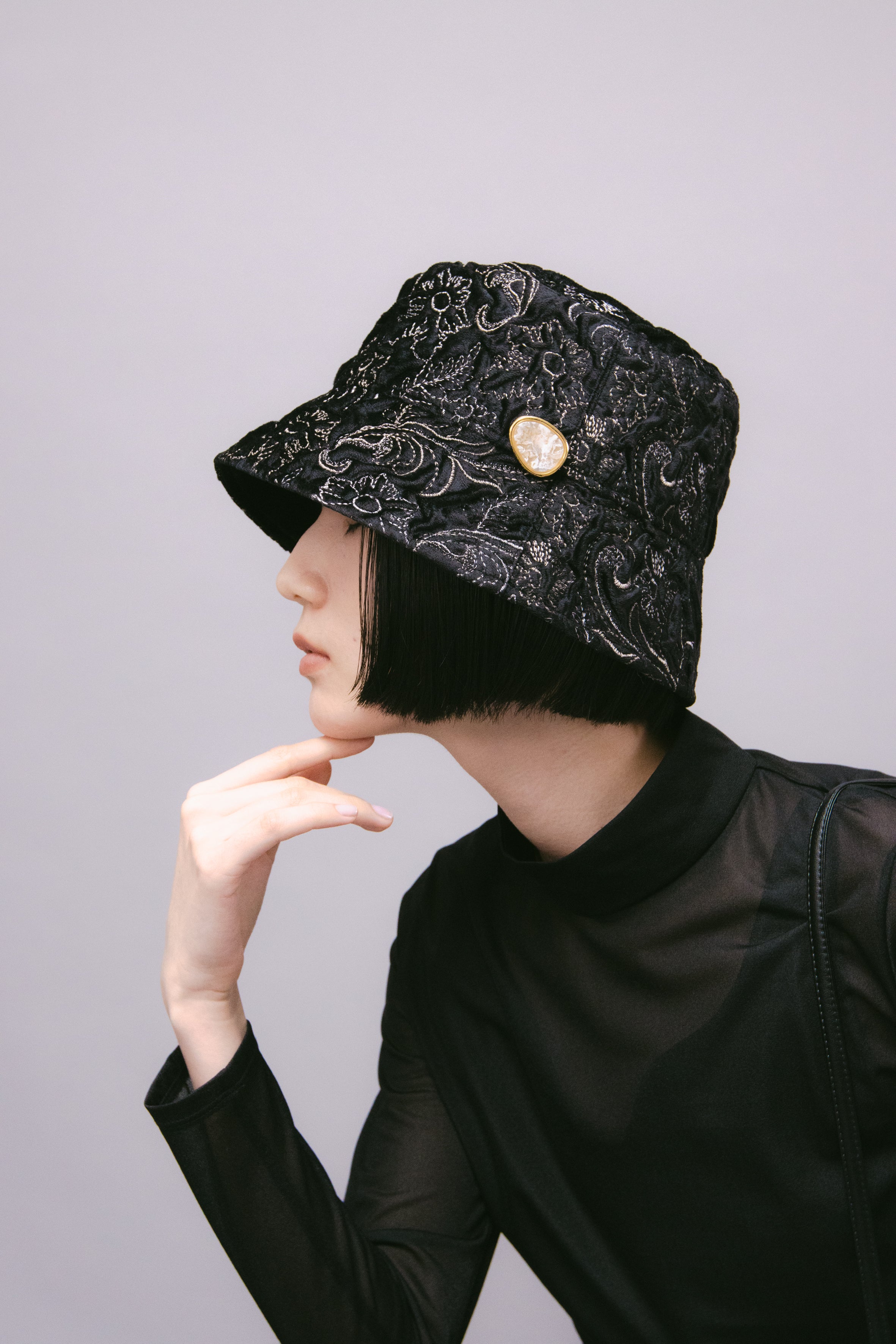 Ice flower embroidery hat (Black)