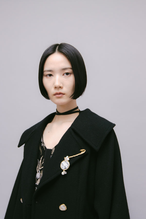 MURRAL Snow cover brooch (Gold)