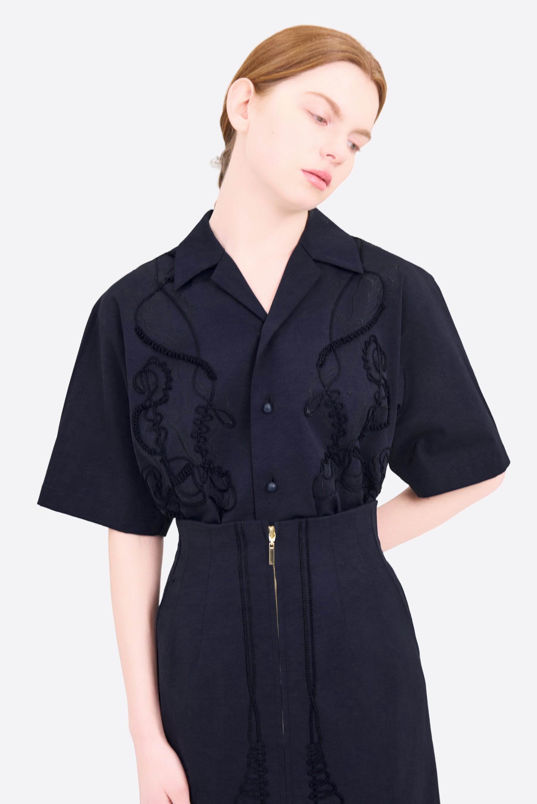 Cucurbita embroidered shirt (Black)