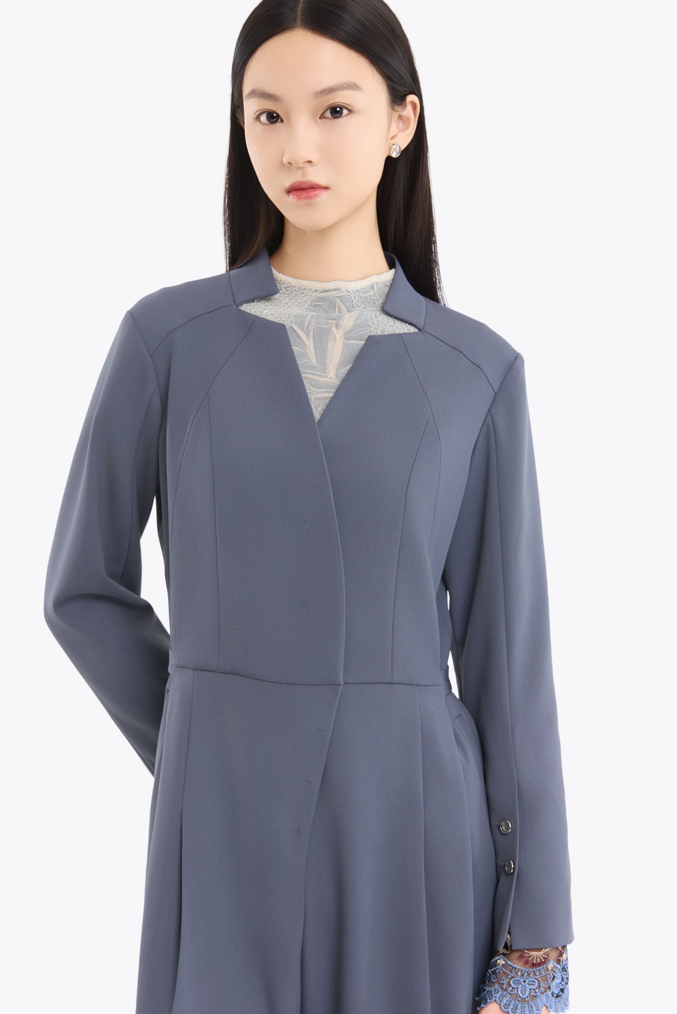 Crumpled sleeveless tops (Ivory)