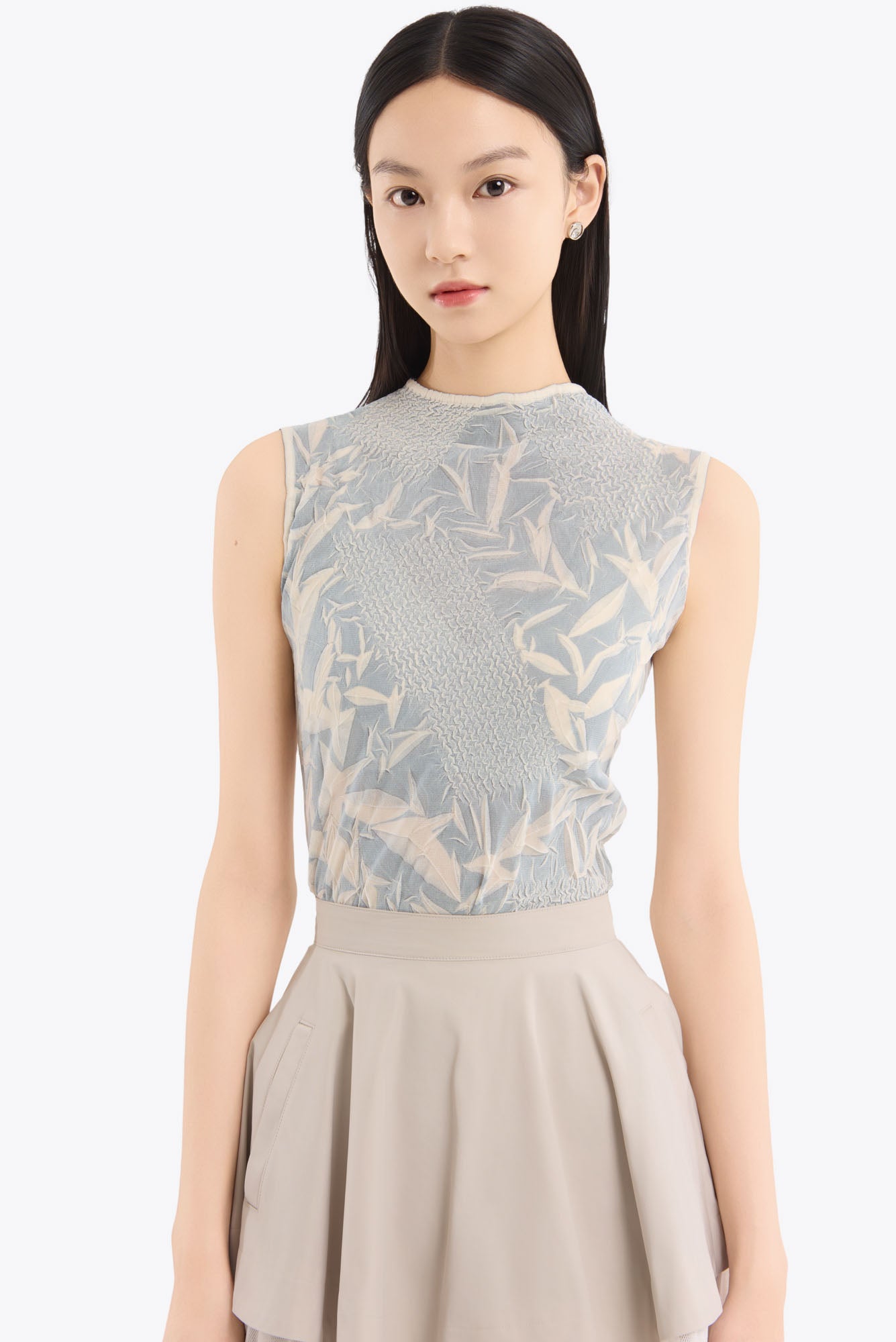 Crumpled sleeveless tops (Ivory)