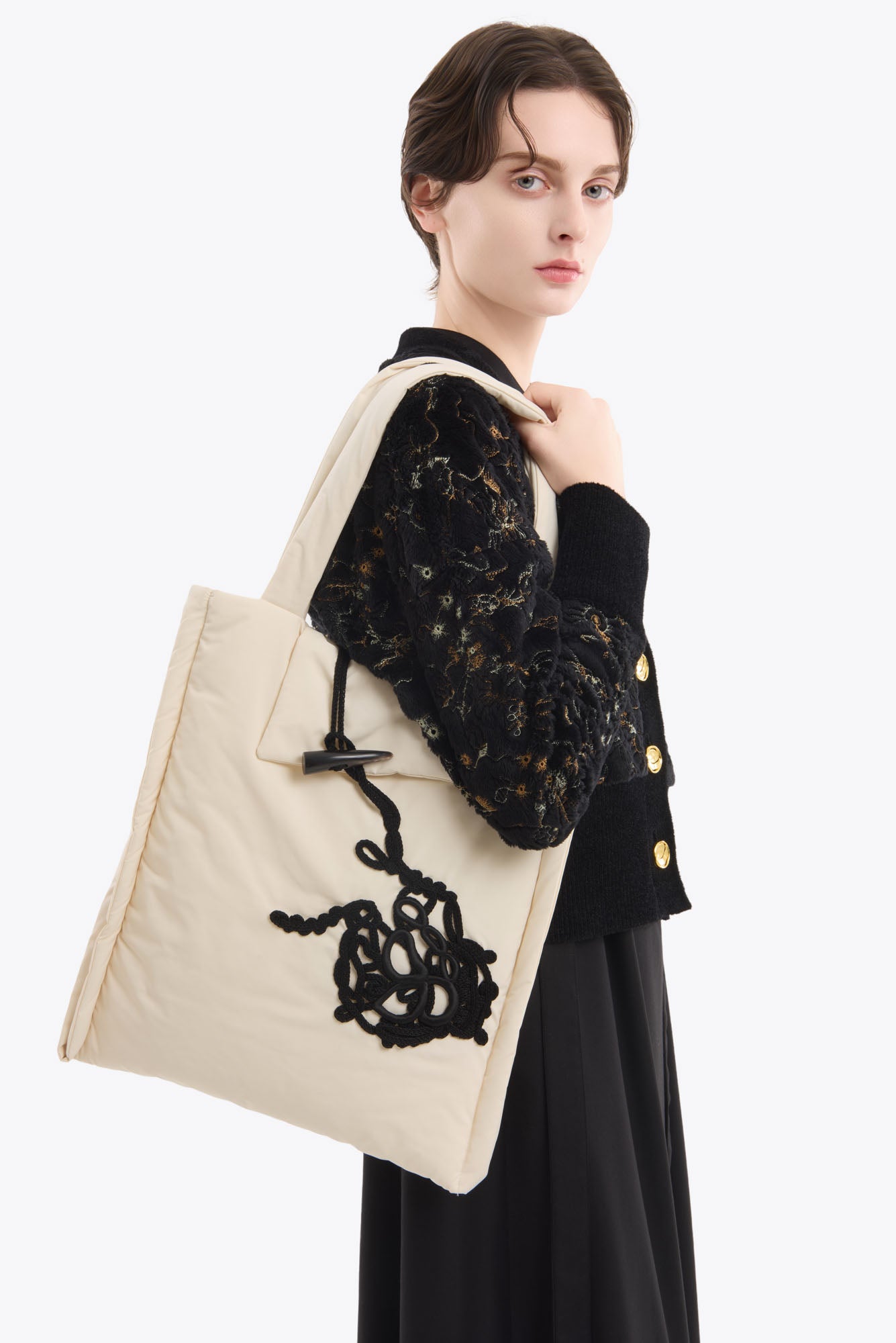 Trillium embroidered bag (Ivory)