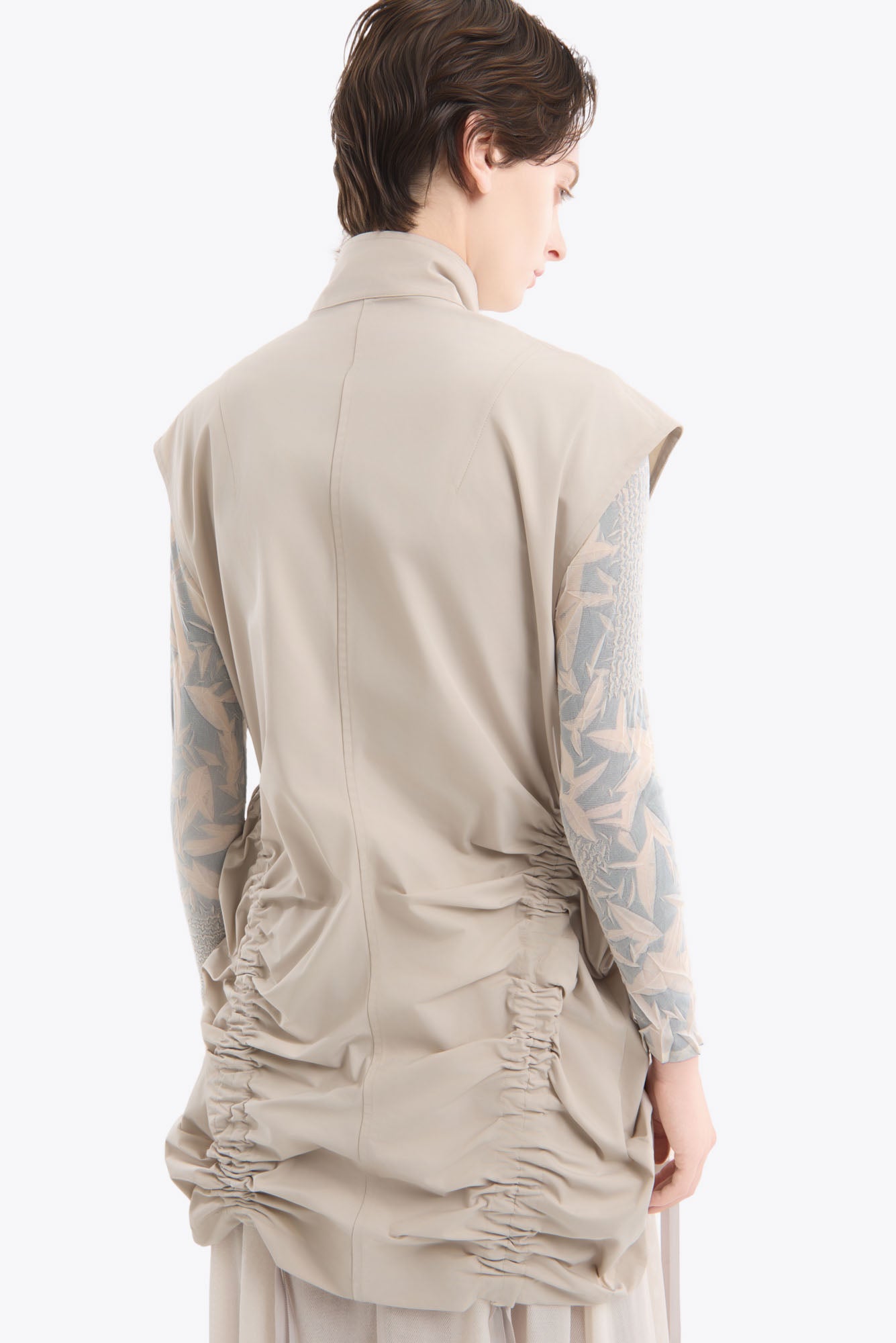 Sleeveless gathered military jacket (Light gray)