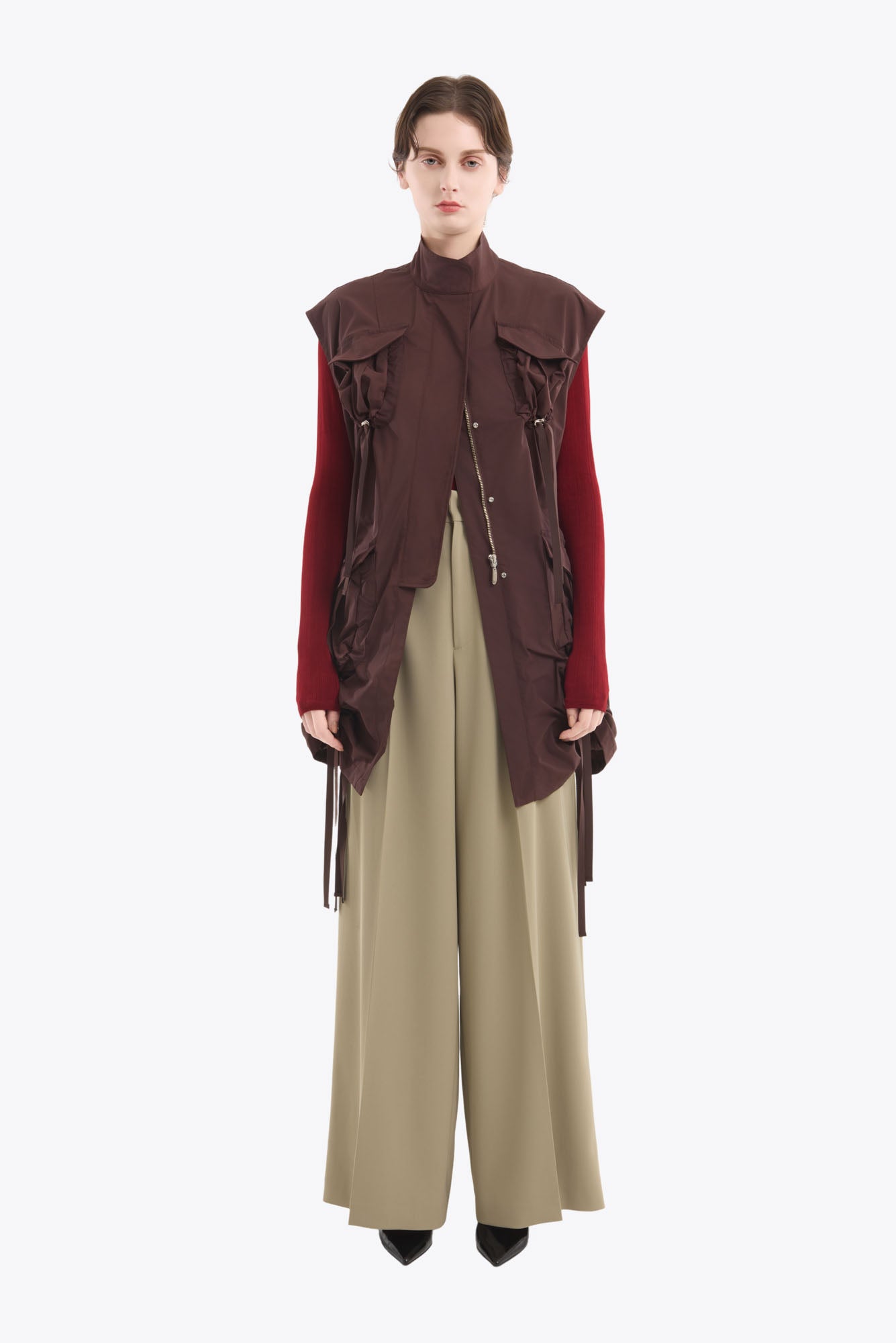 Sleeveless gathered military jacket (Brown)