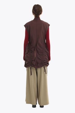 Sleeveless gathered military jacket (Brown)