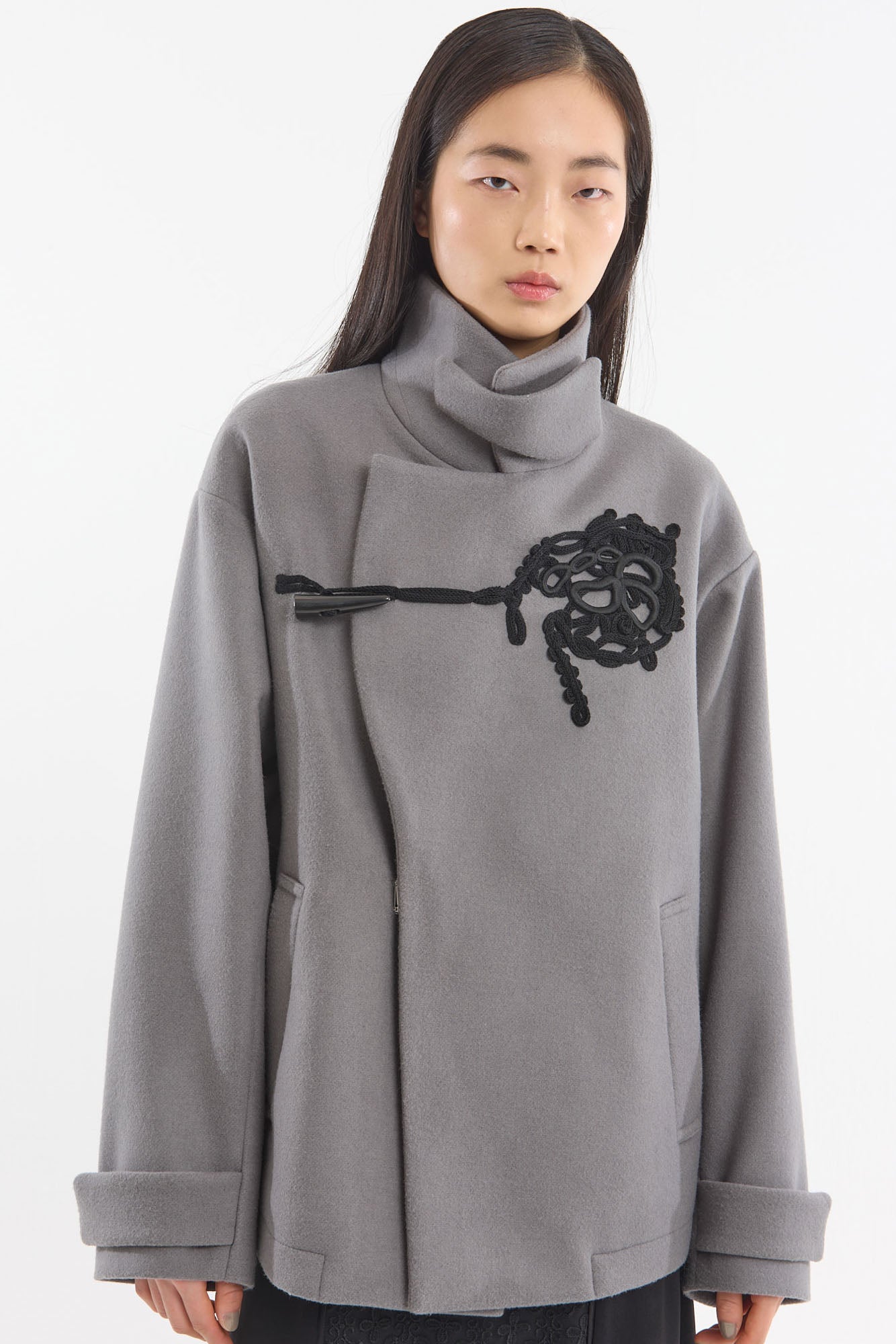 Trillium embroidered wool coat (Gray)