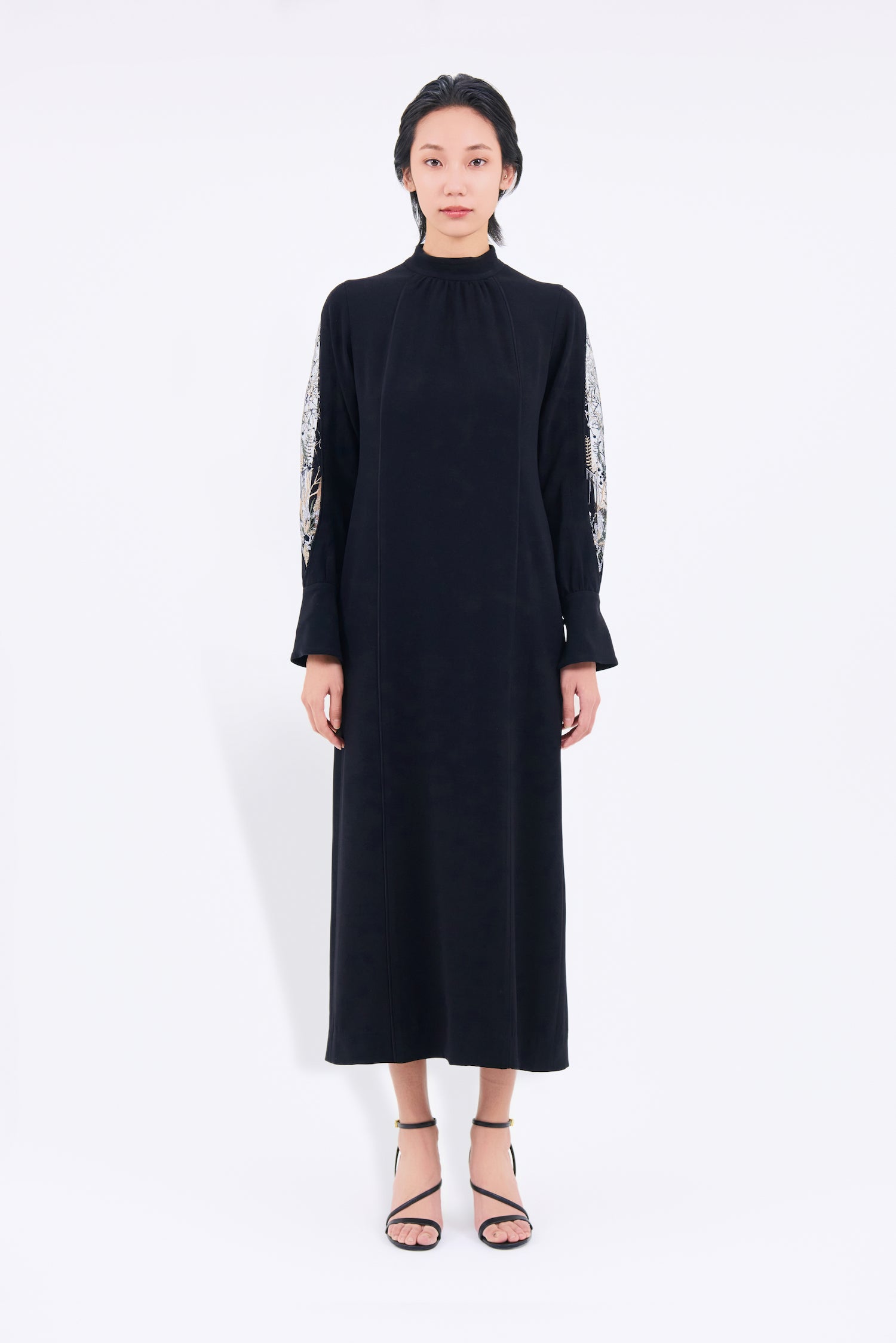 Petal sleeve lace dress (Black)｜予約商品 5月末お届け