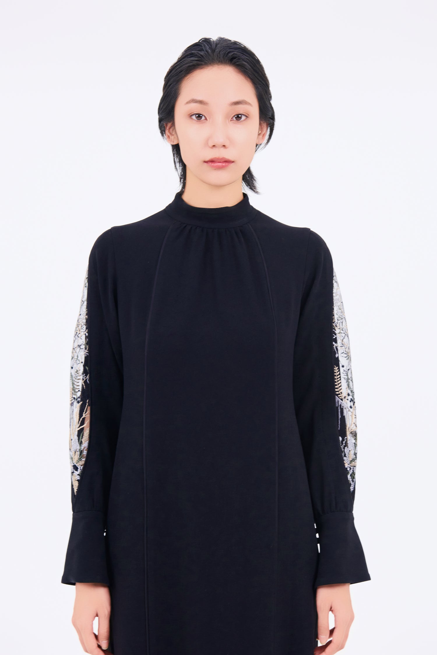 Petal sleeve lace dress (Black)｜予約商品 5月末お届け