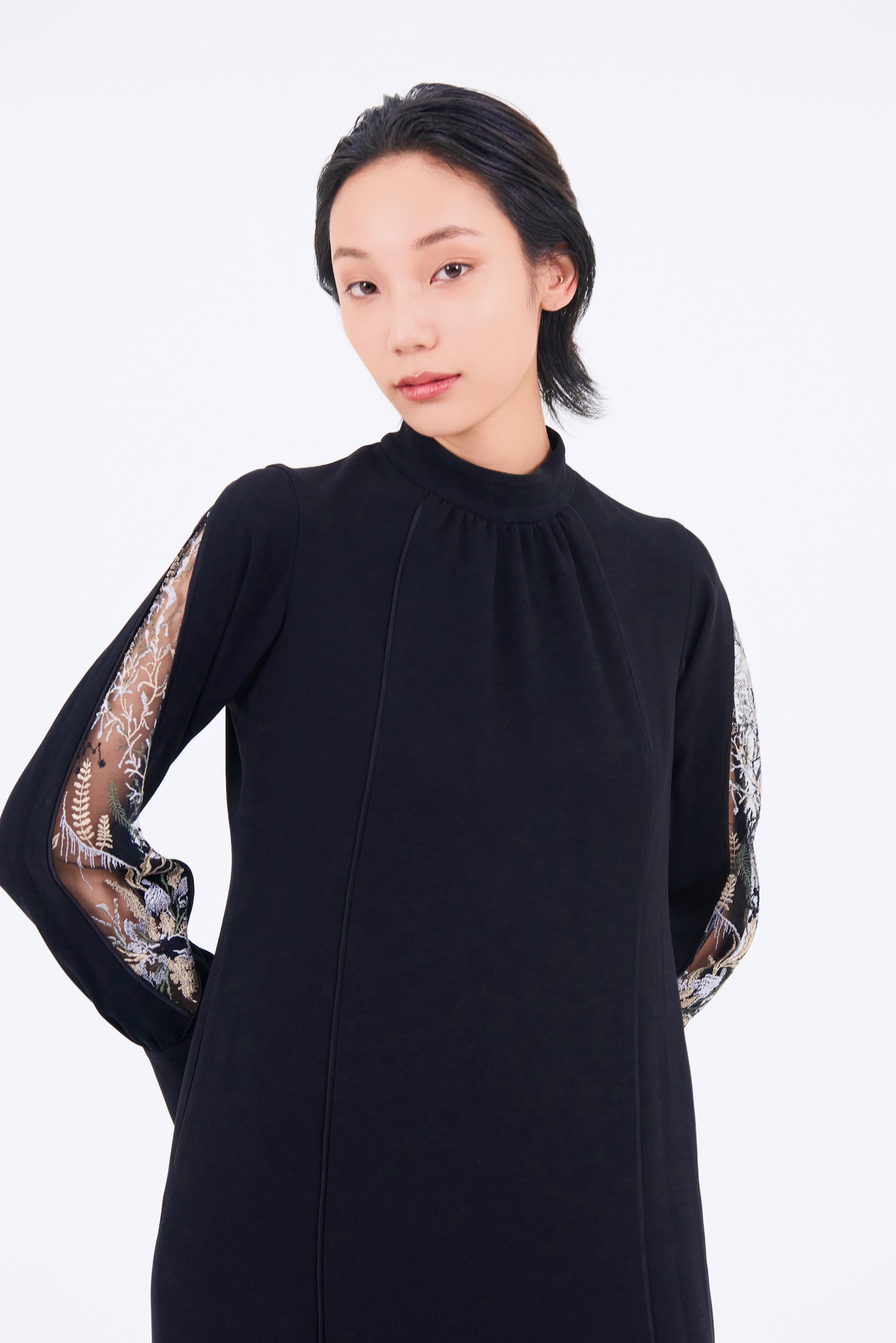 Petal sleeve lace dress (Black)｜予約商品 5月末お届け