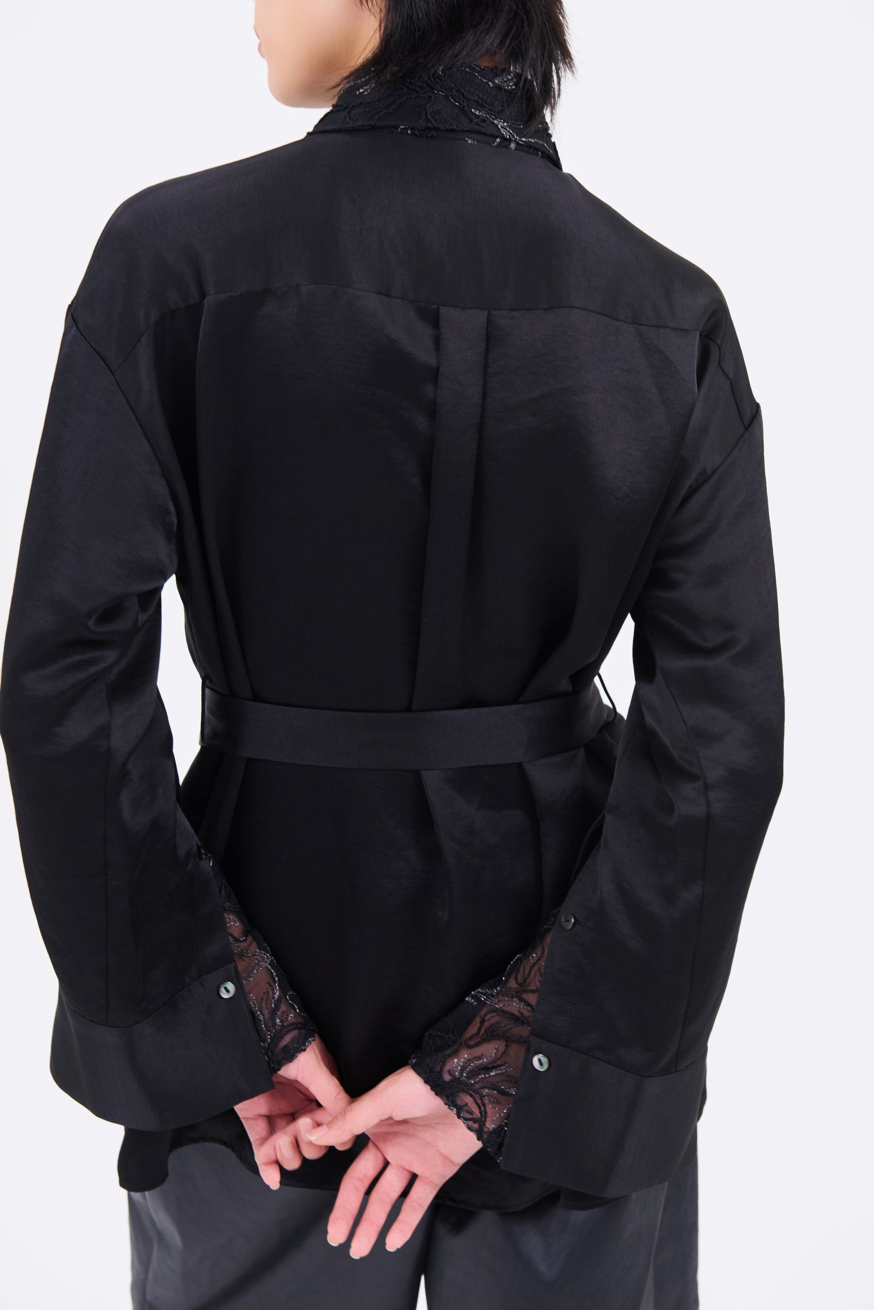 Seem flower lace shirt (Black)