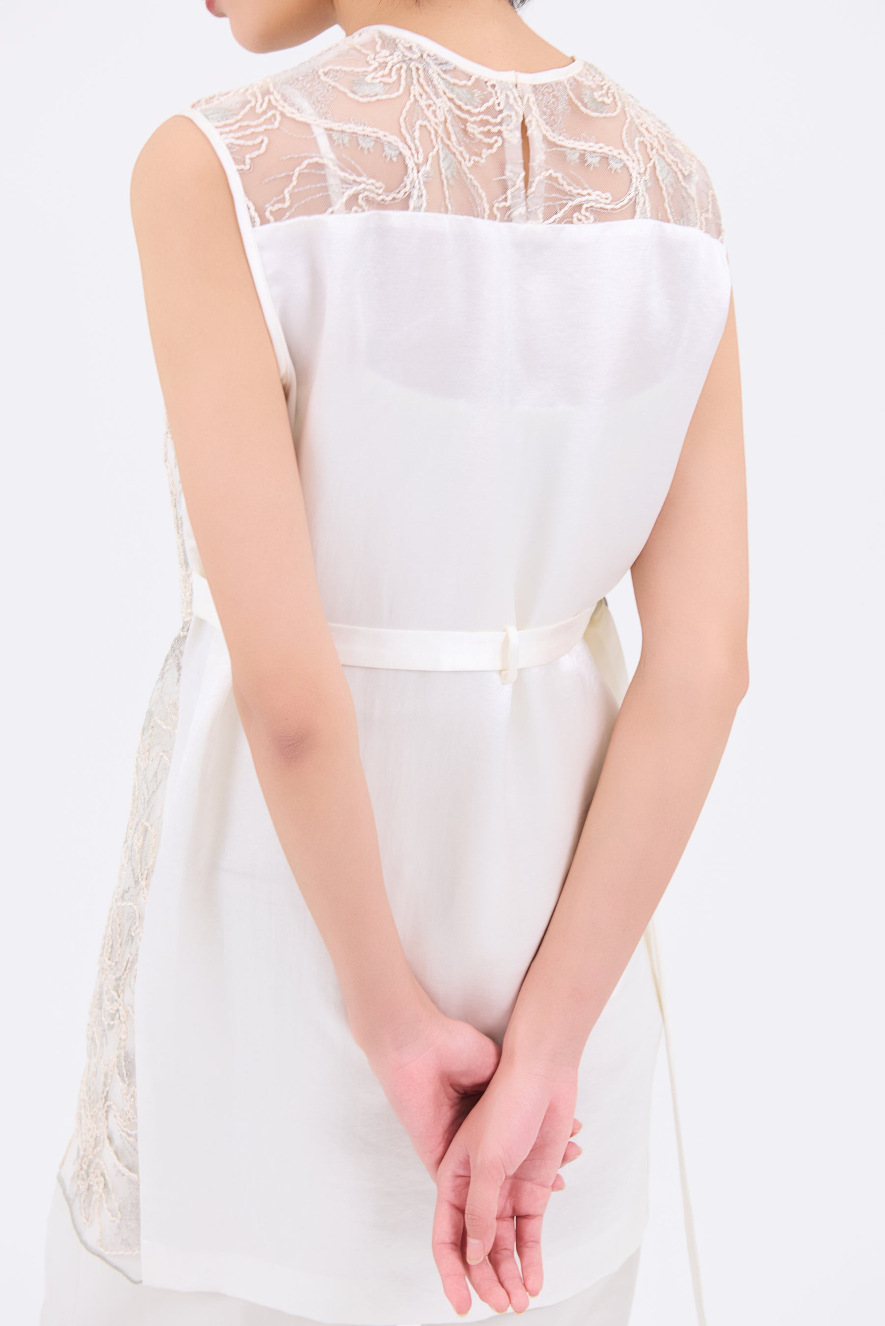 Seem flower lace sleeveless tops (Ivory)