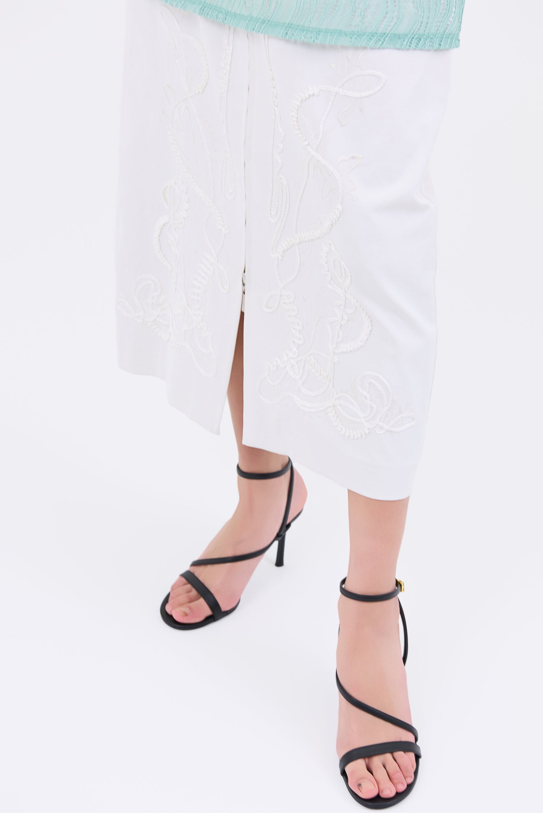 Cucurbita embroidered skirt (White)