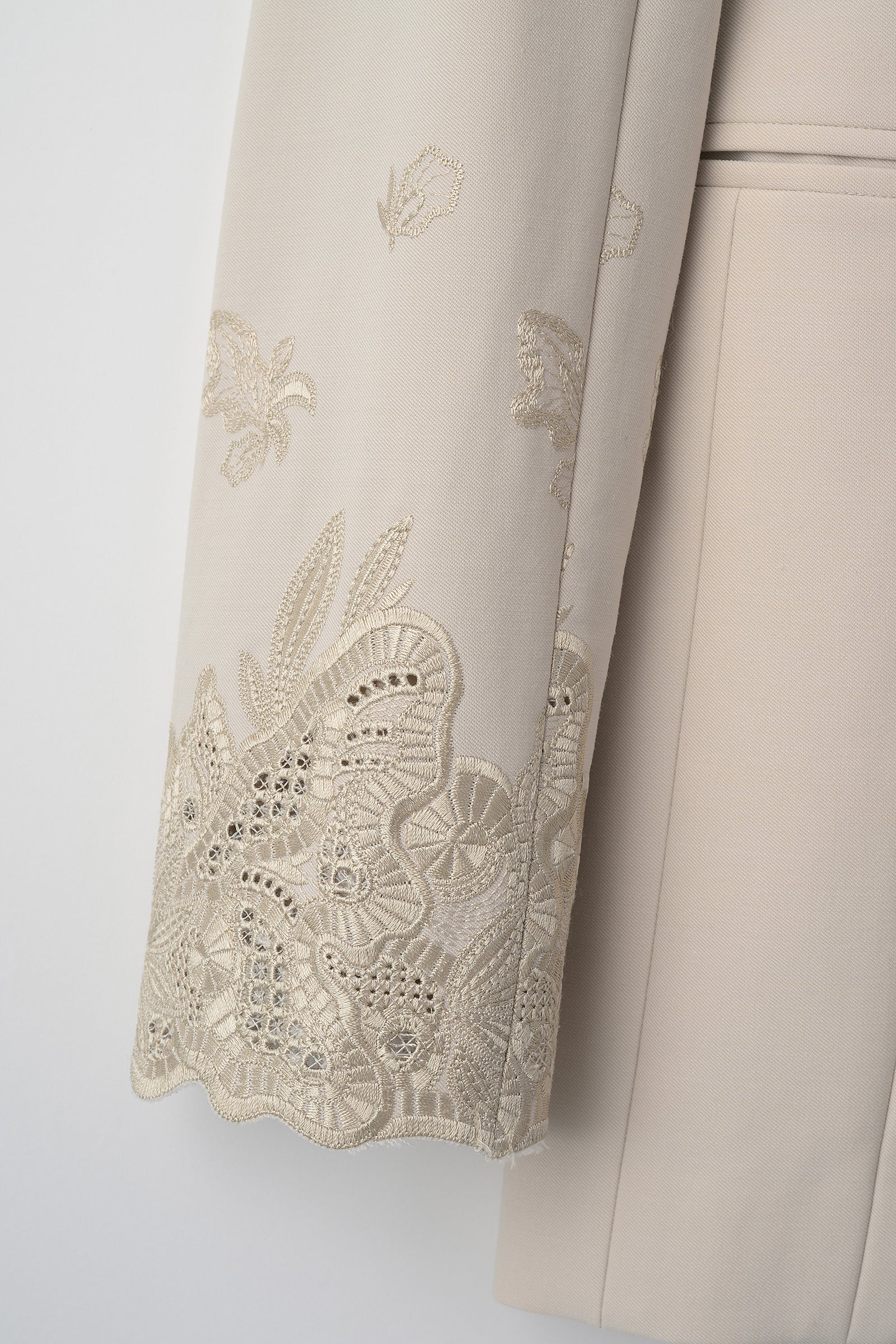 Morpho embroidery jacket (Ivory)