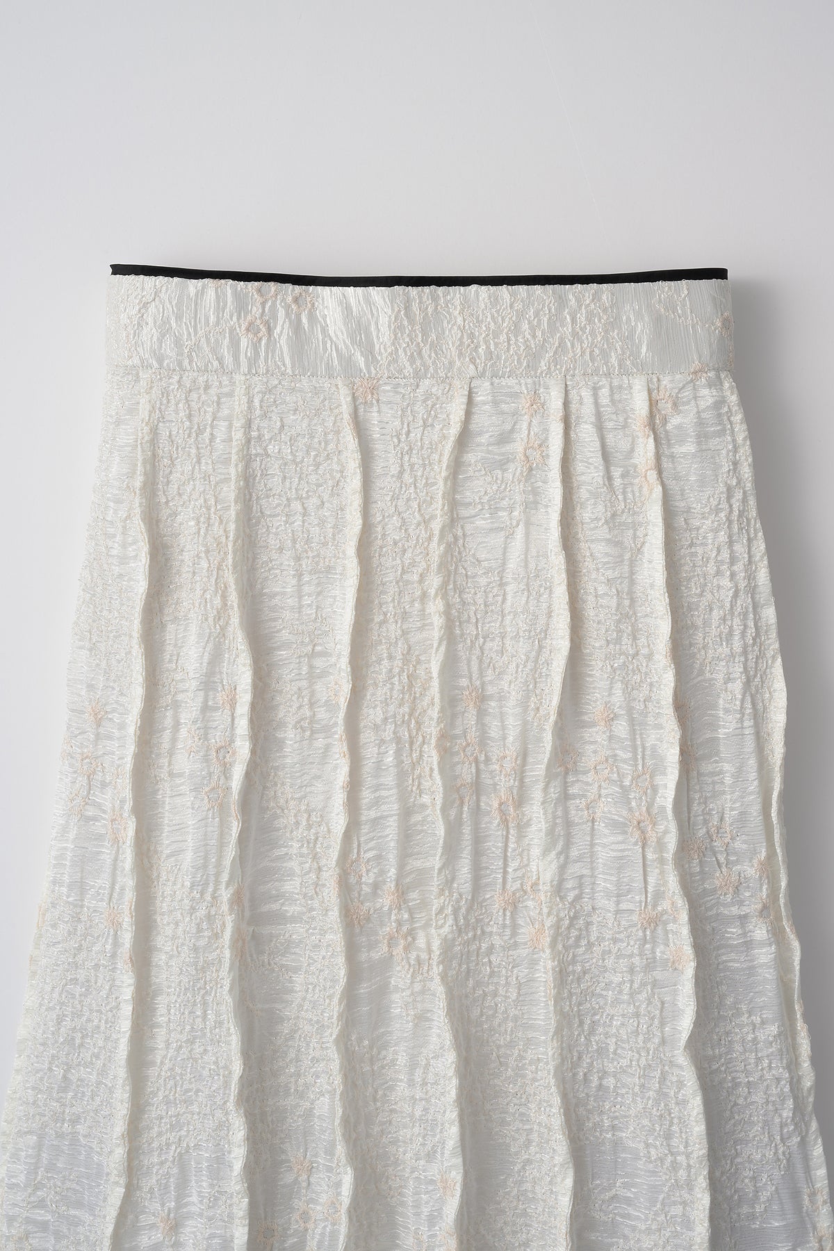 "Inflate" petal skirt (White)