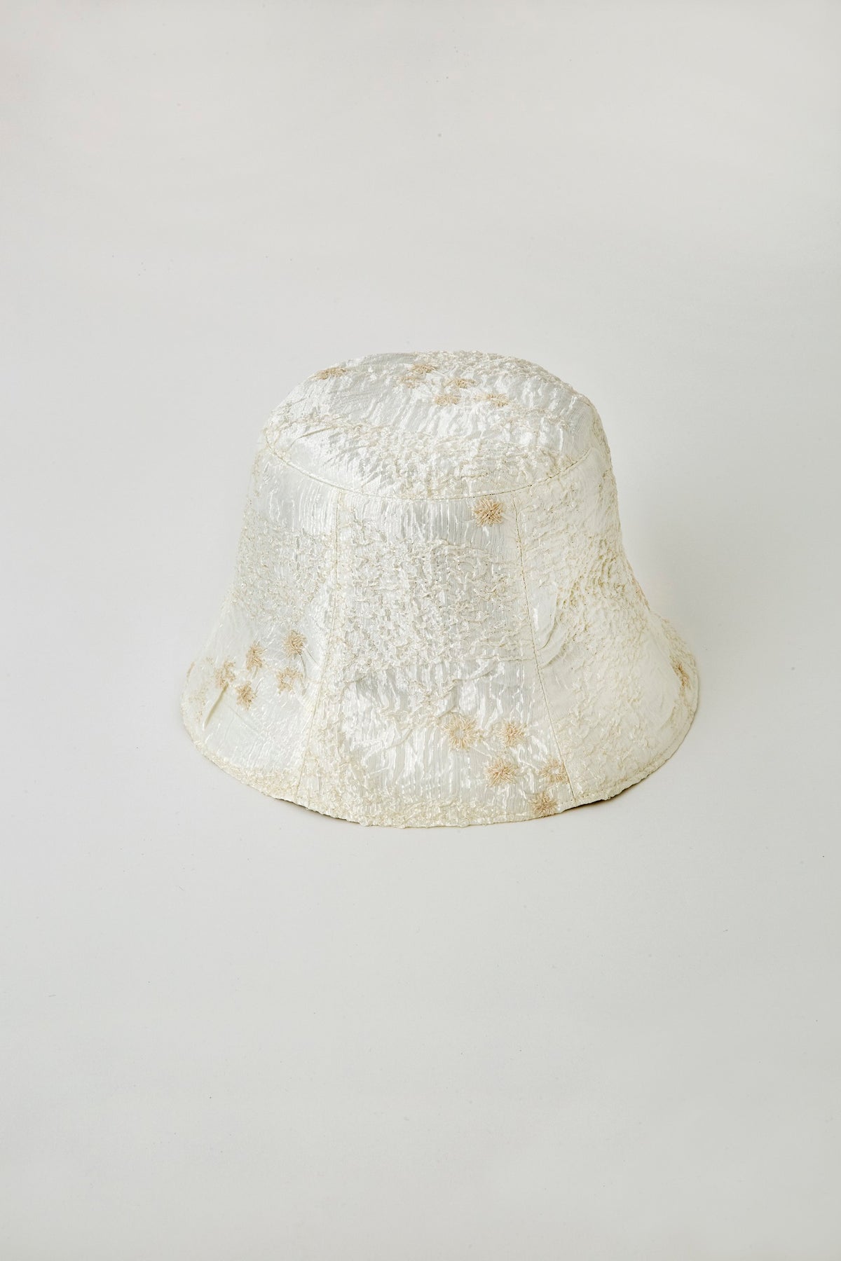 "Inflate" bucket hat (White)