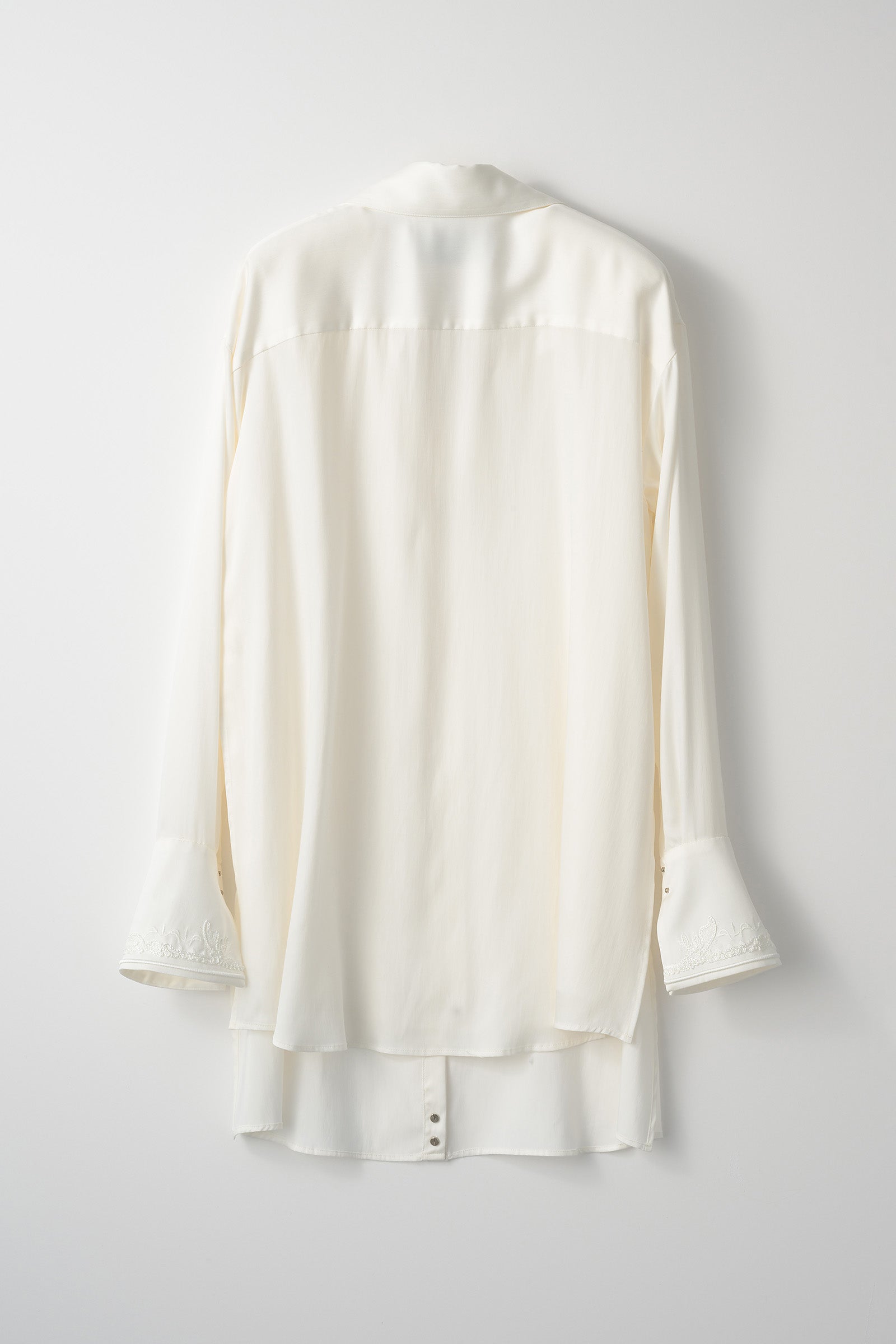 Framed embroidery wrap shirt (White)