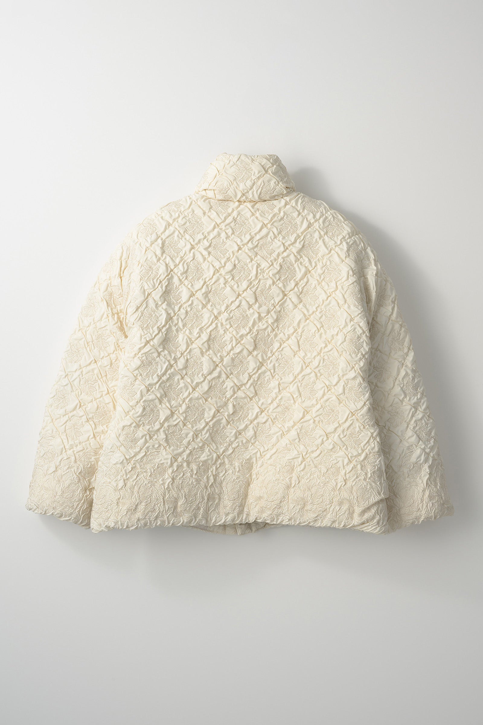 Dahlia shrinking embroidery down jacket (Ivory)