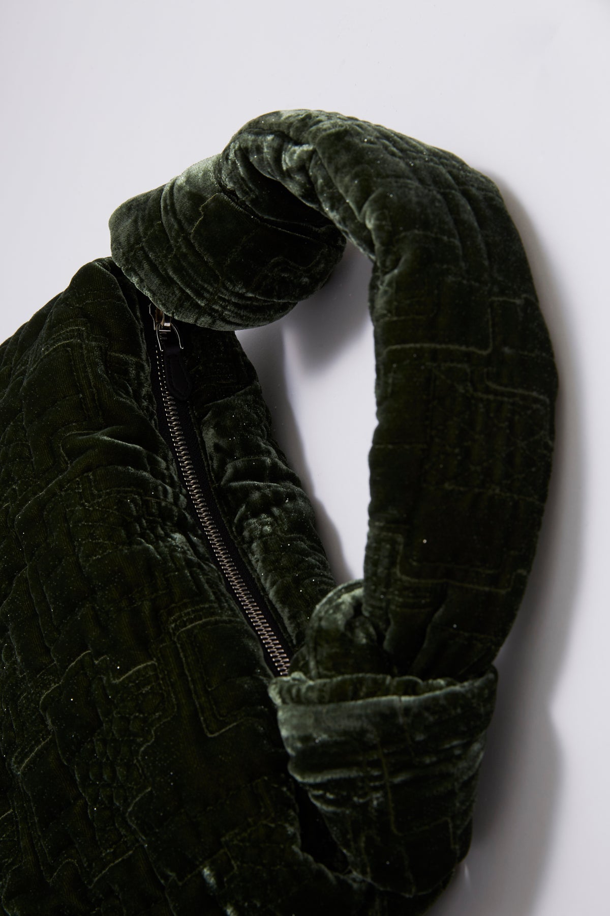 Symbolic embroidery velvet bag (Green)