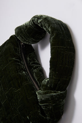 Symbolic embroidery velvet bag (Green)