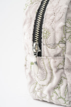 Ice flower embroidery pouch (Ivory)