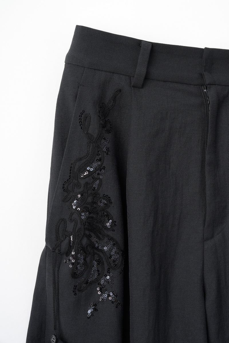 Veil embroidered layered slacks (Black)