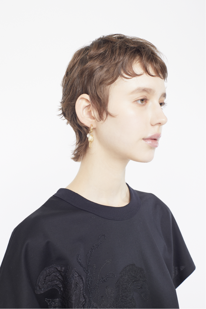 Sway pierced earring (Gold)