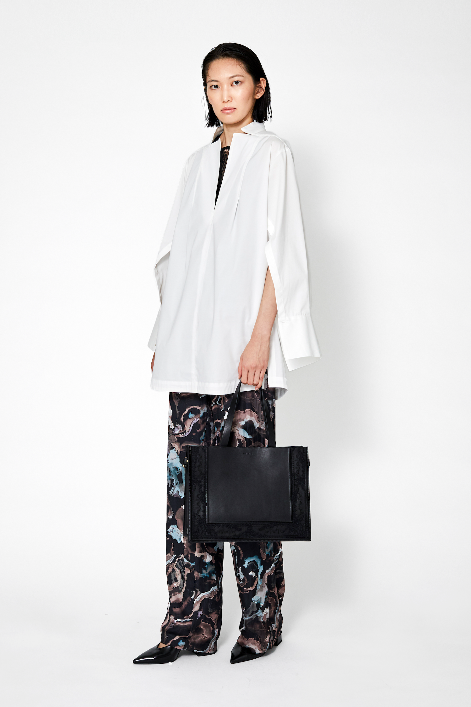 Slit skipper shirt (White)