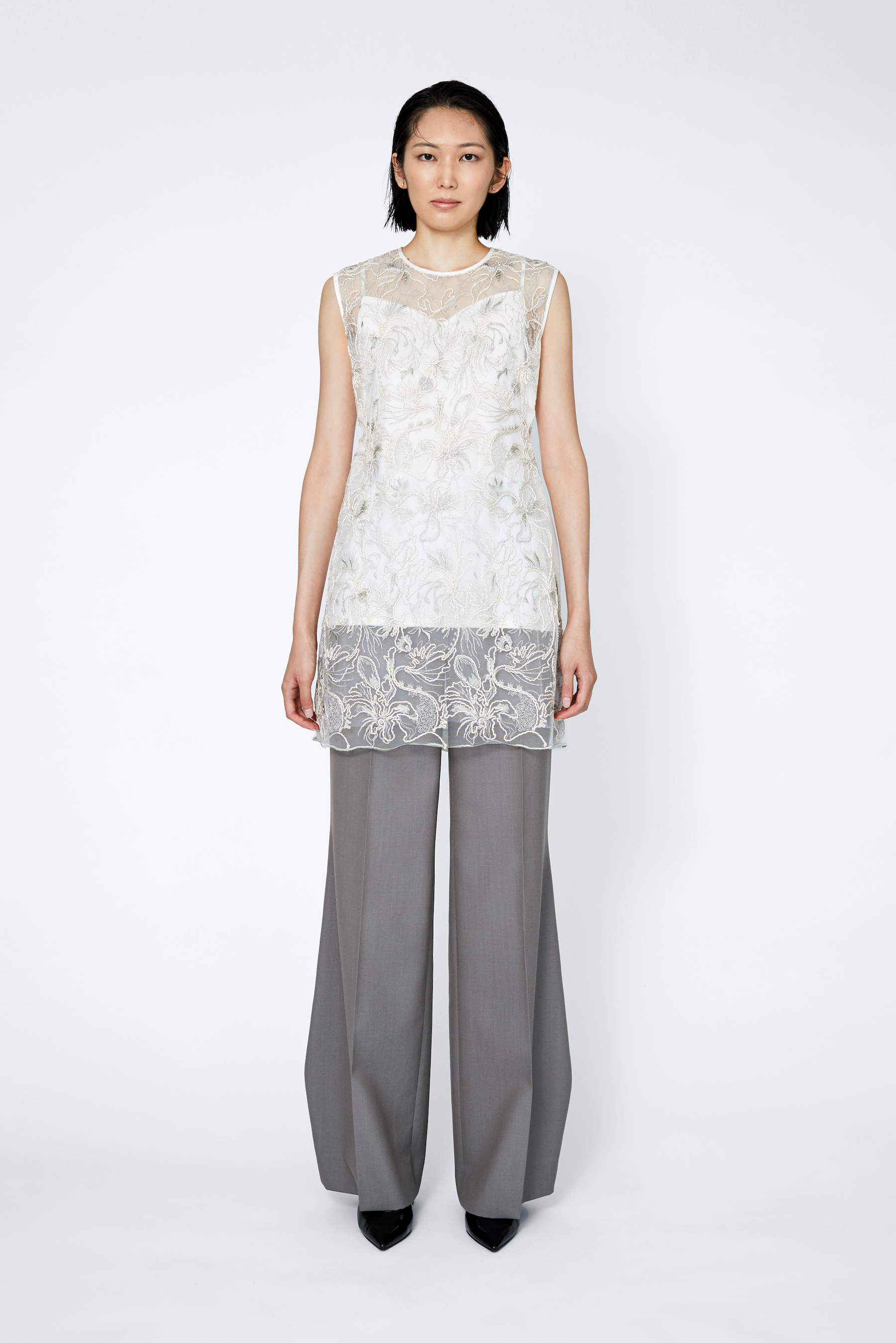 Seem flower lace sleeveless tops (Ivory)