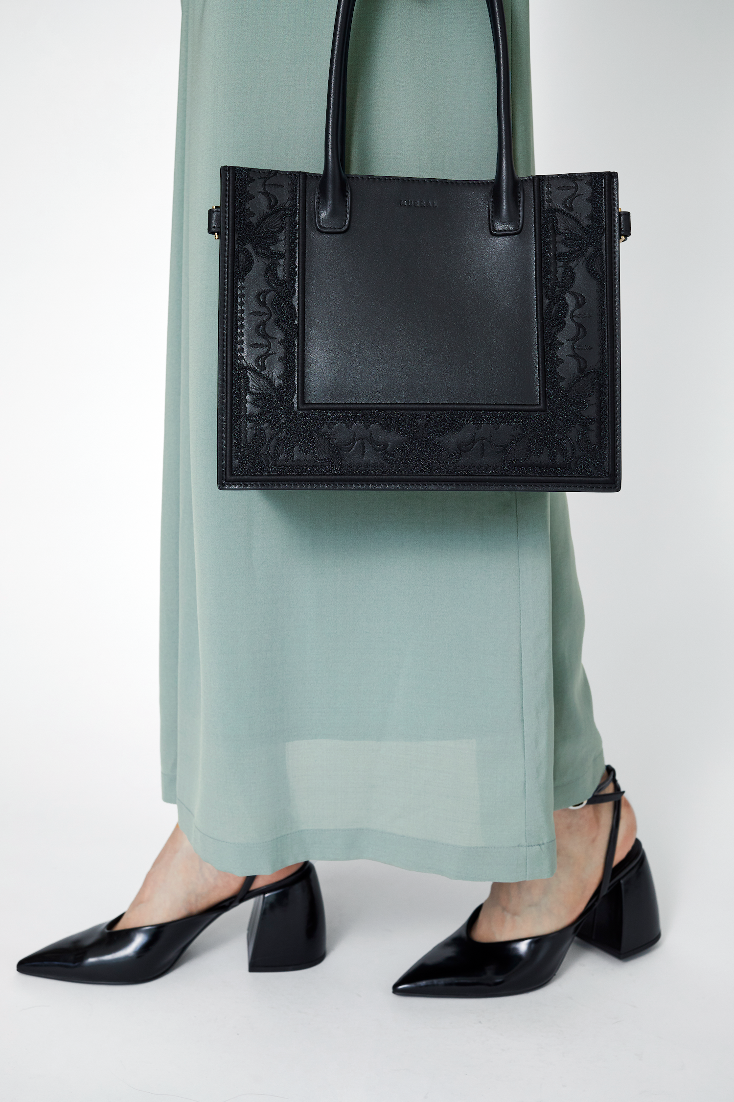 Framed embroidered leather small bag (Black) - ミニレザーハンドバッグ Framed embroidered leather small bag (Black) - ミニレザーハンドバッグ