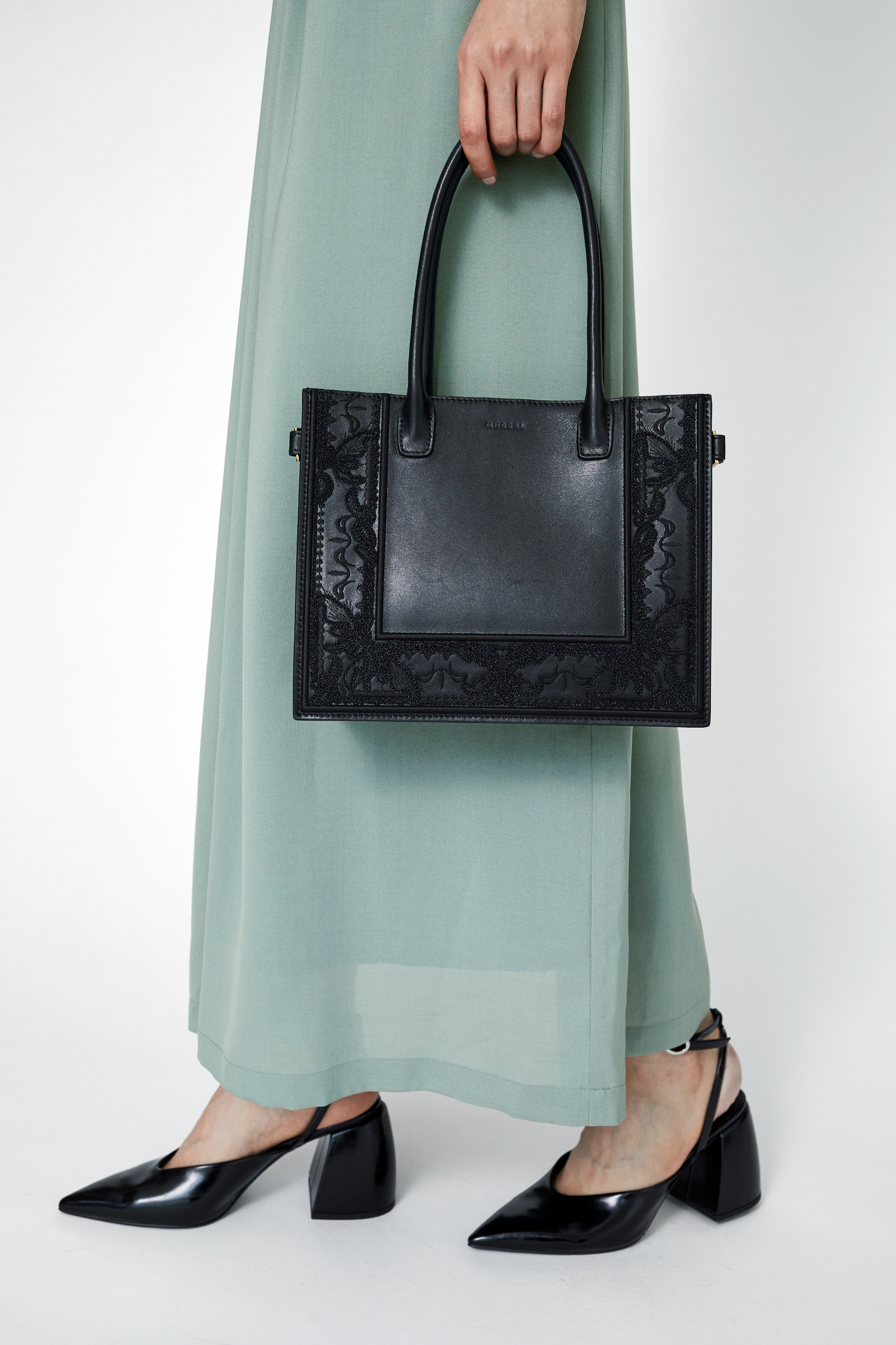 Framed embroidered leather small bag (Black) - ミニレザーハンドバッグ Framed embroidered leather small bag (Black) - ミニレザーハンドバッグ