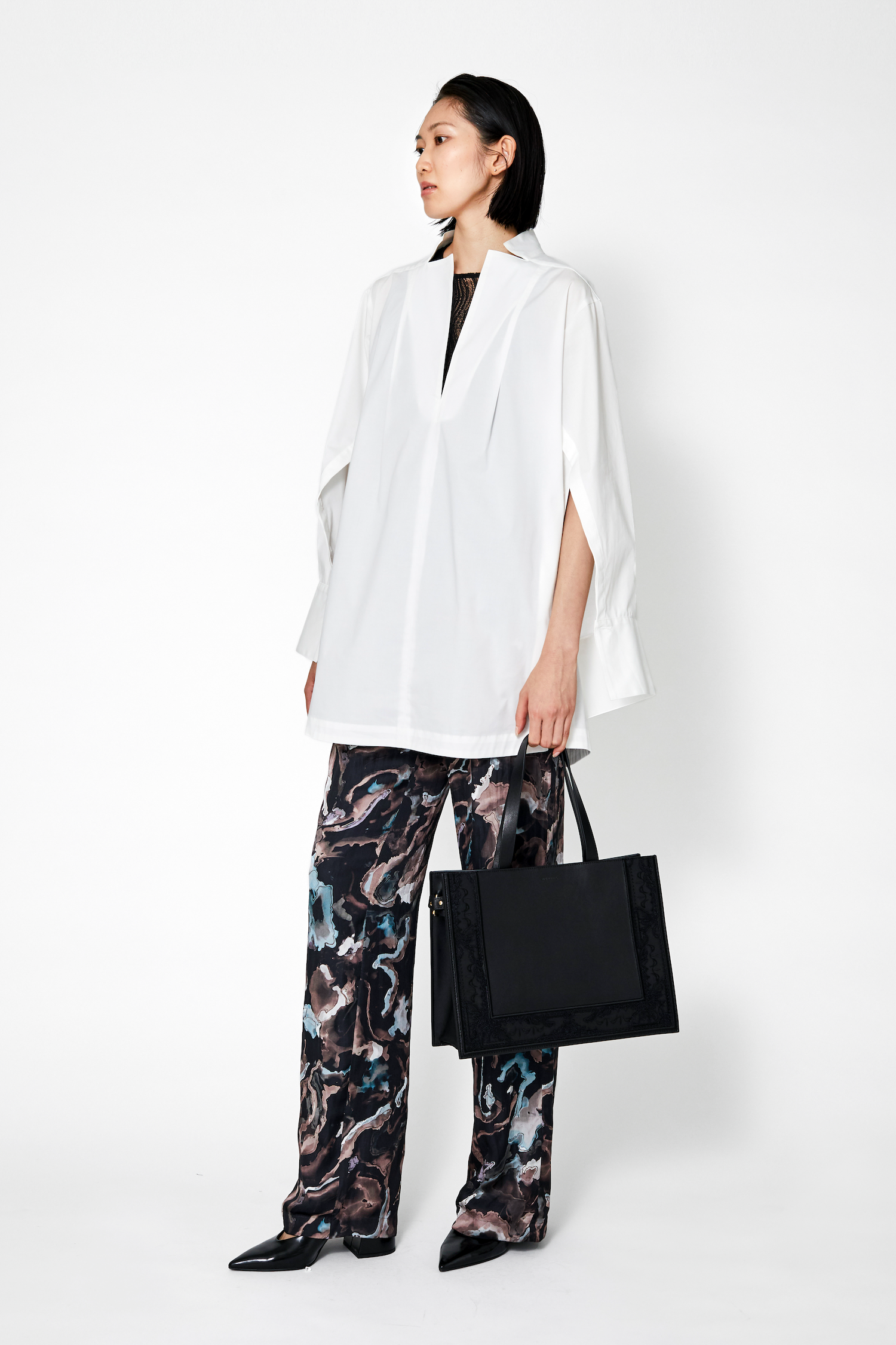 Slit skipper shirt (White)