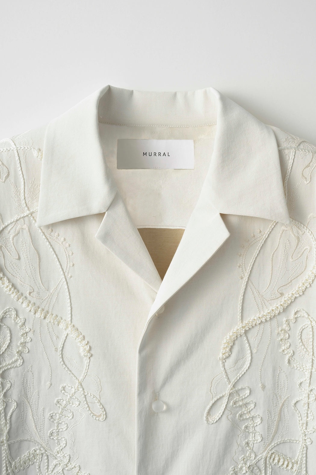 Cucurbita embroidered shirt (White)