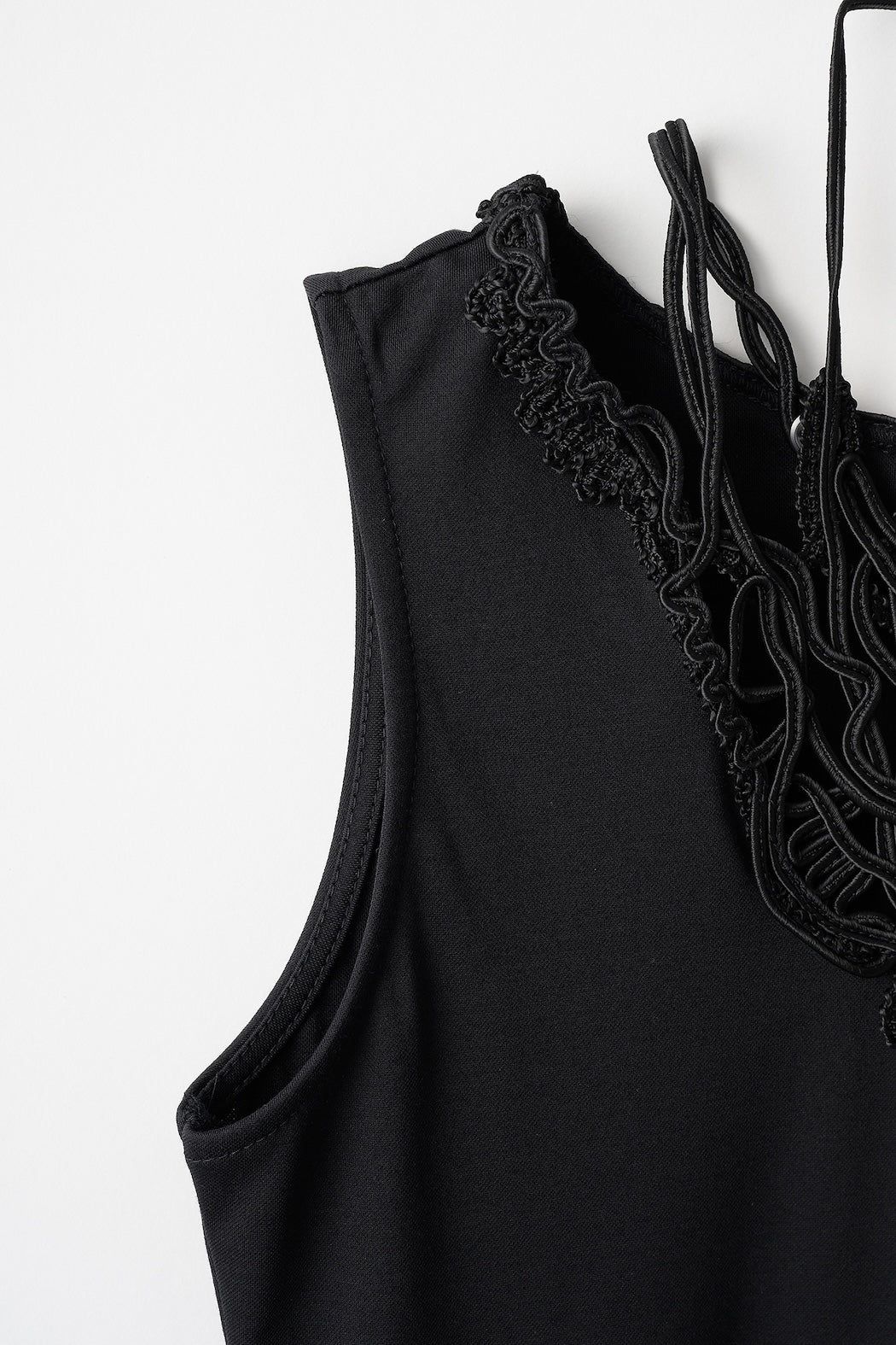 Vine embroidered jersey tank (Black)